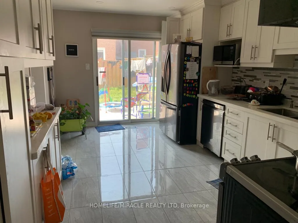 Photo 7 of 108 Michigan Avenue, Brampton, Fletcher's Creek South — HOMEH