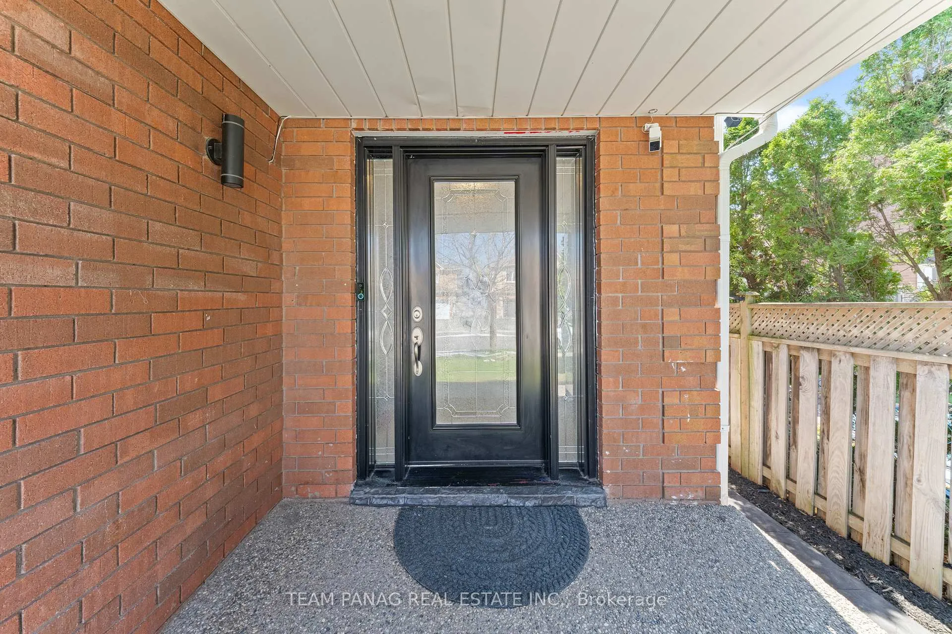 Photo 3 of 57 Muirland Crescent, Brampton, Northwood Park — HOMEH