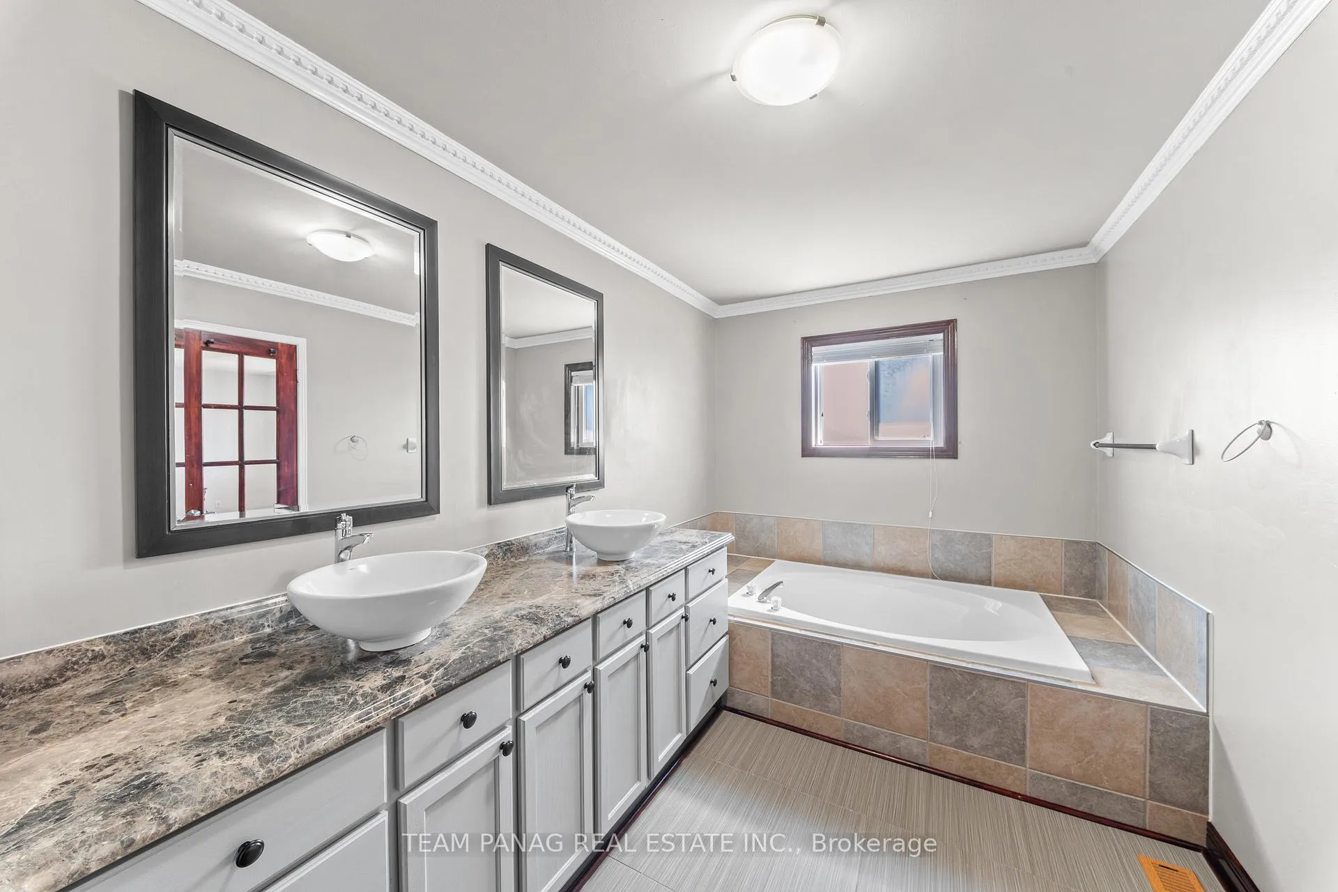 Photo 23 of 57 Muirland Crescent, Brampton, Northwood Park — HOMEH