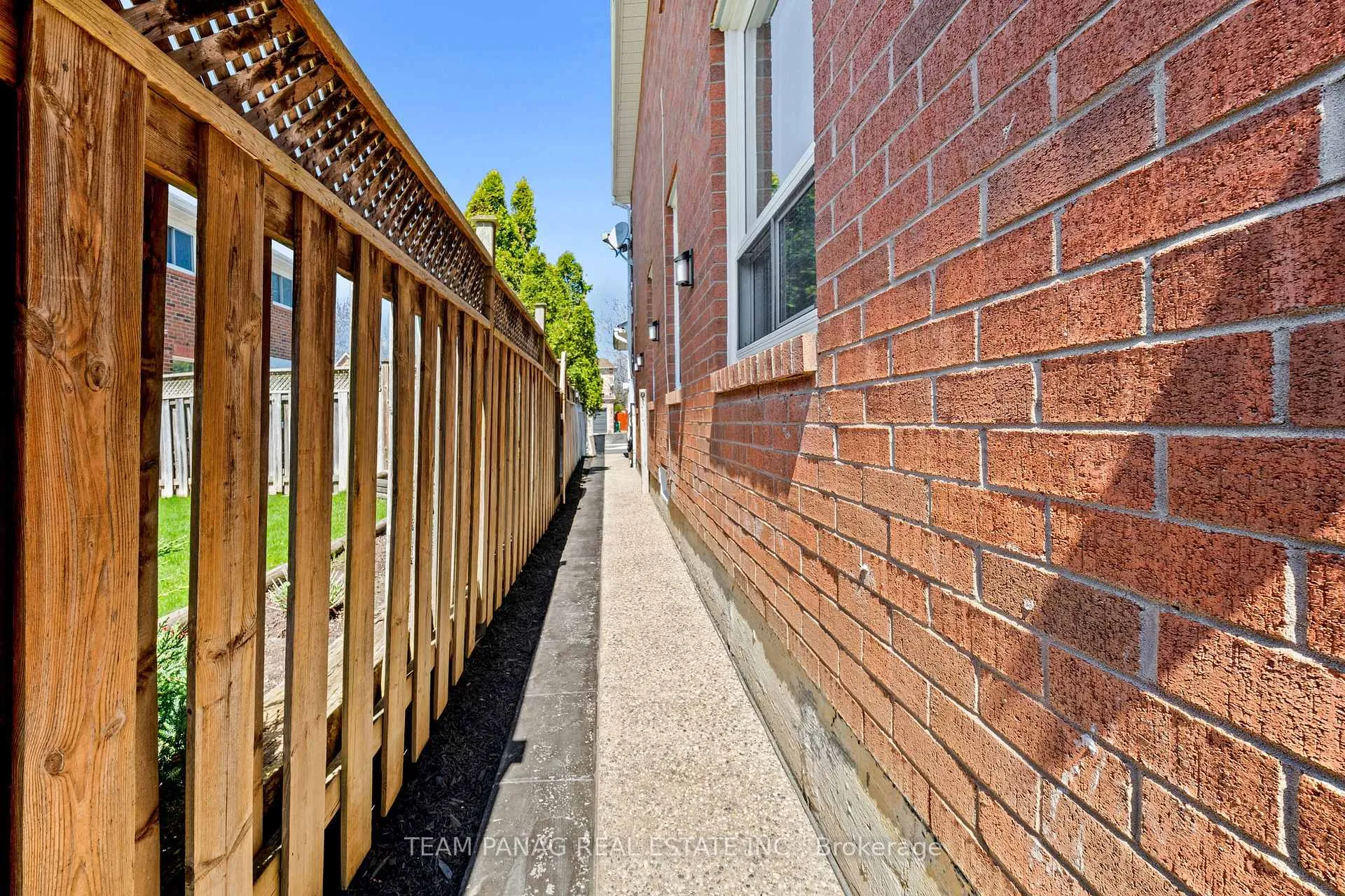 Photo 39 of 57 Muirland Crescent, Brampton, Northwood Park — HOMEH