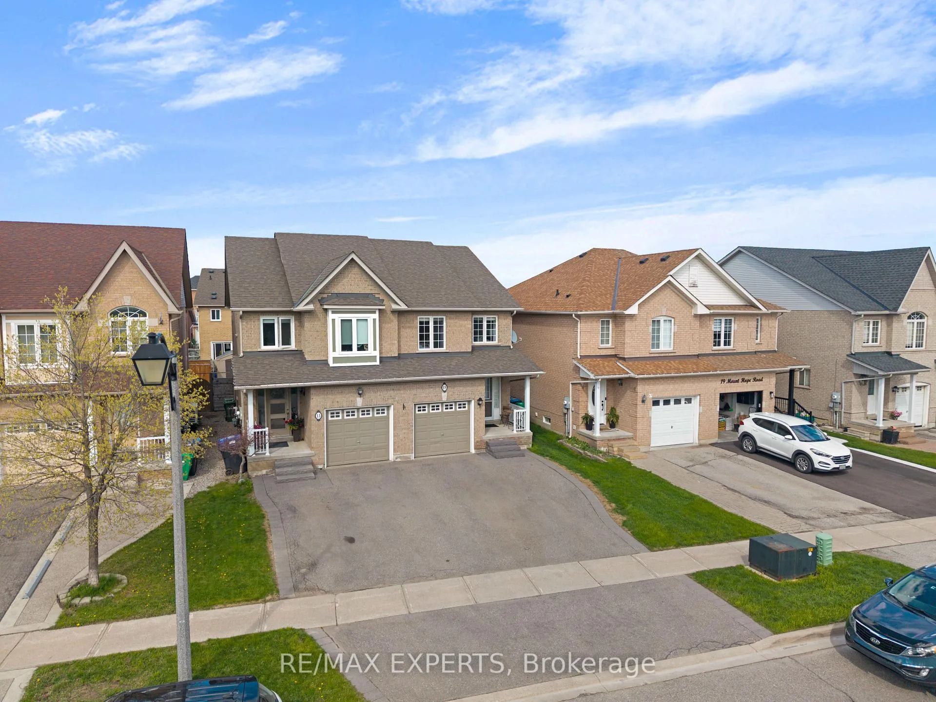Photo 3 of 15 Mount Hope Road, Caledon, Bolton North — HOMEH