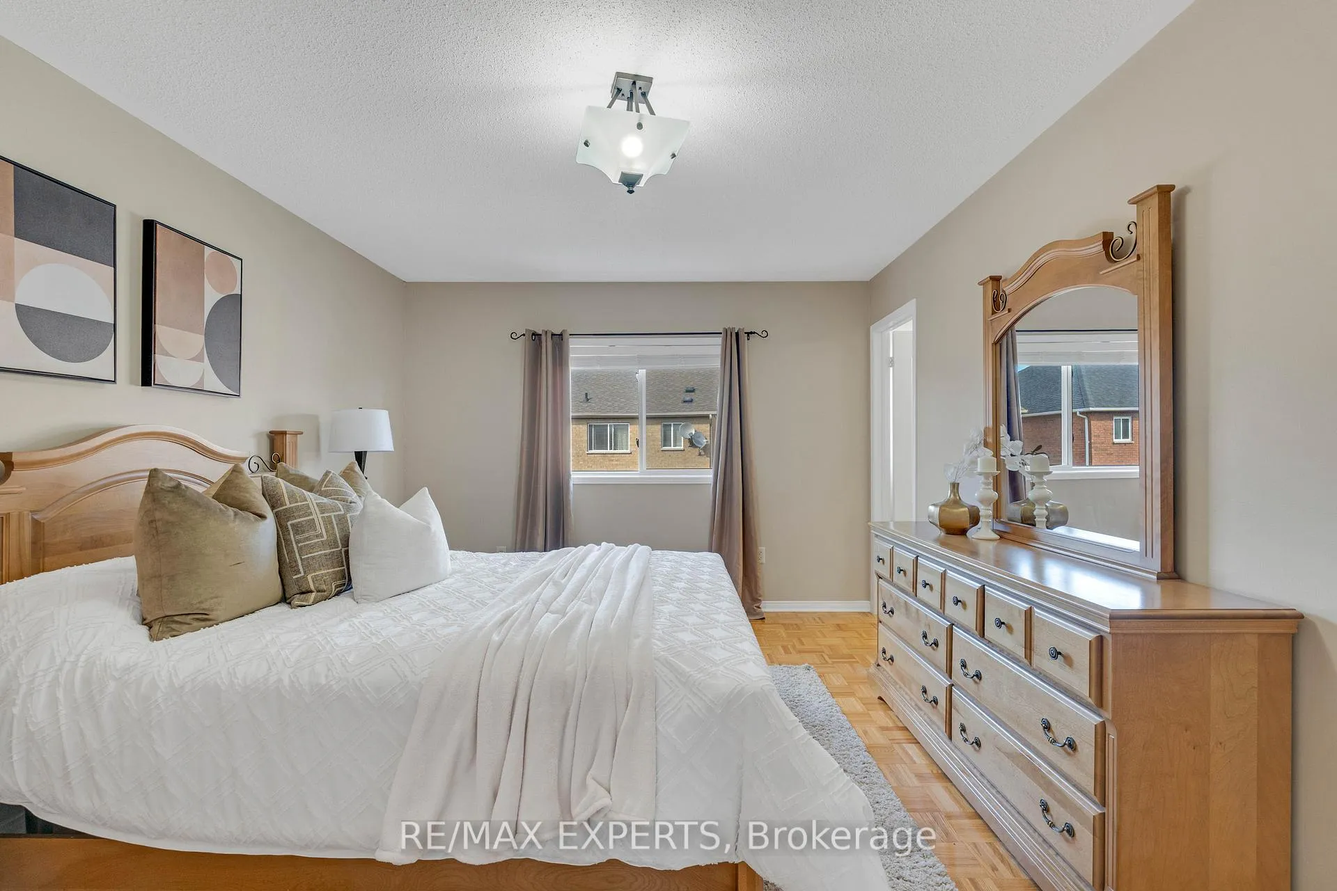 Photo 15 of 15 Mount Hope Road, Caledon, Bolton North — HOMEH