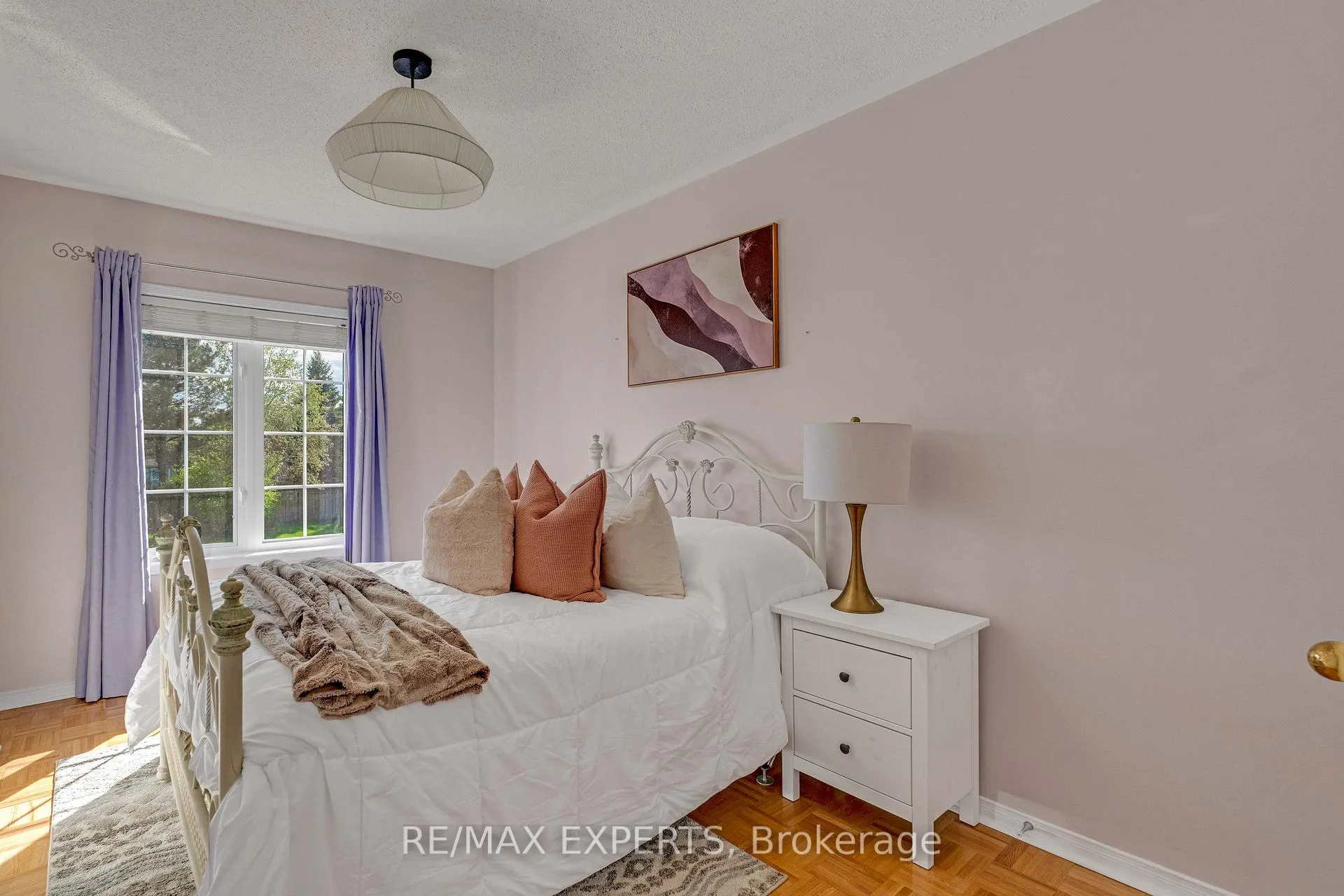 Photo 18 of 15 Mount Hope Road, Caledon, Bolton North — HOMEH