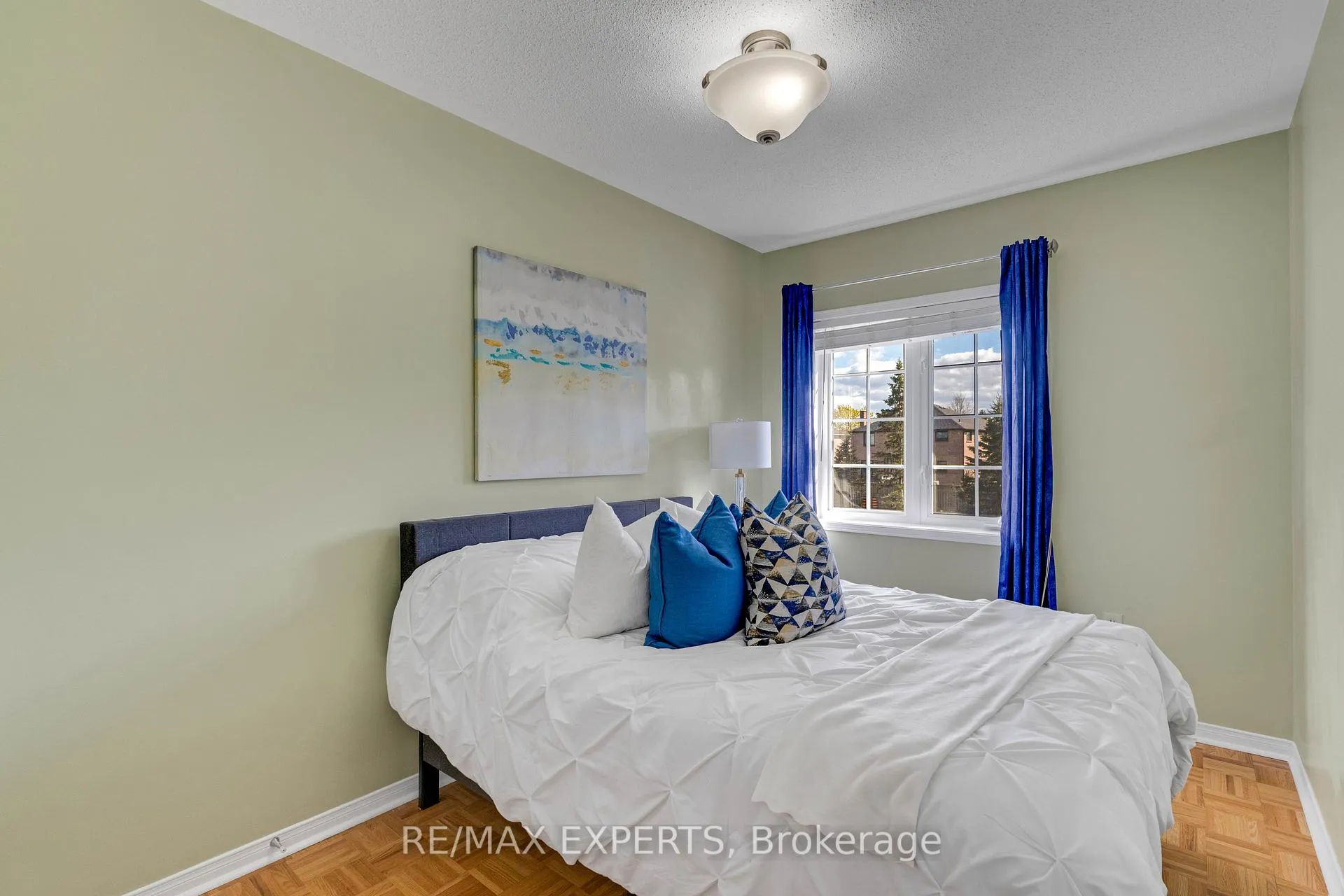 Photo 20 of 15 Mount Hope Road, Caledon, Bolton North — HOMEH