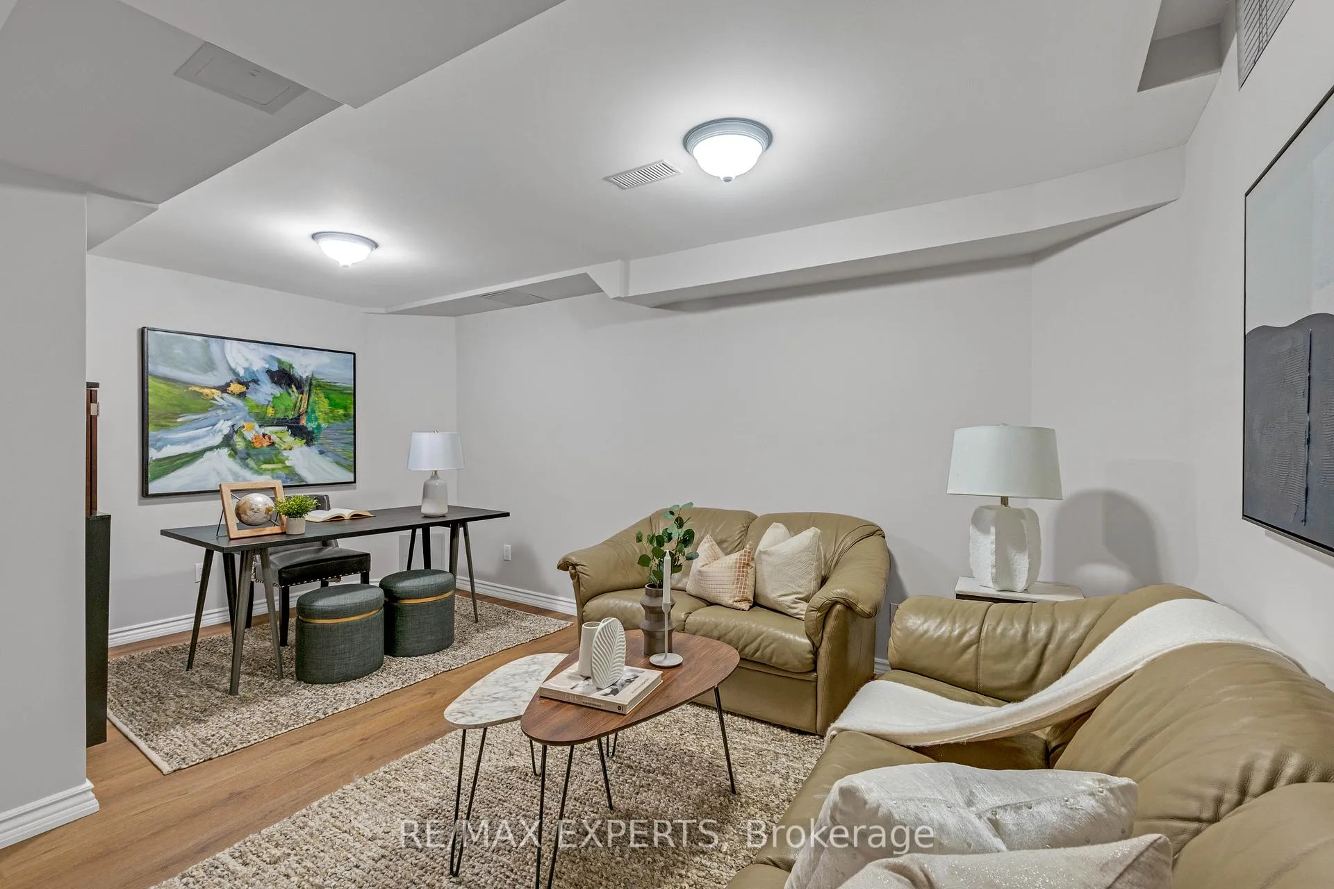 Photo 24 of 15 Mount Hope Road, Caledon, Bolton North — HOMEH