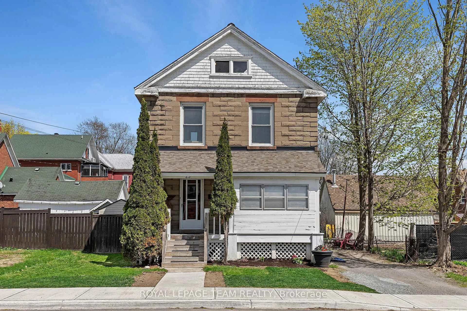 Photo 1 of 23 George Street N, Smiths Falls — HOMEH