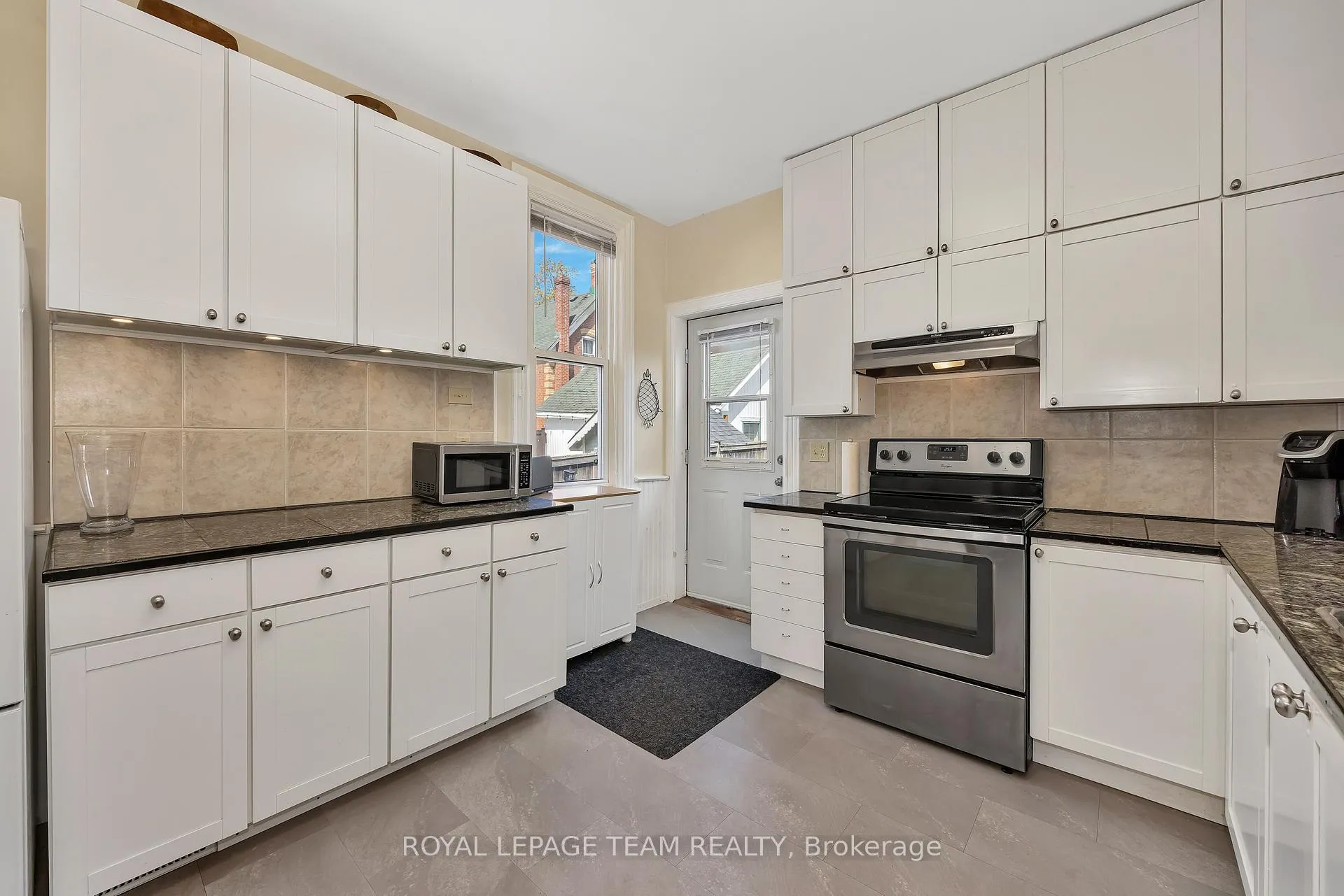 Photo 10 of 23 George Street N, Smiths Falls — HOMEH