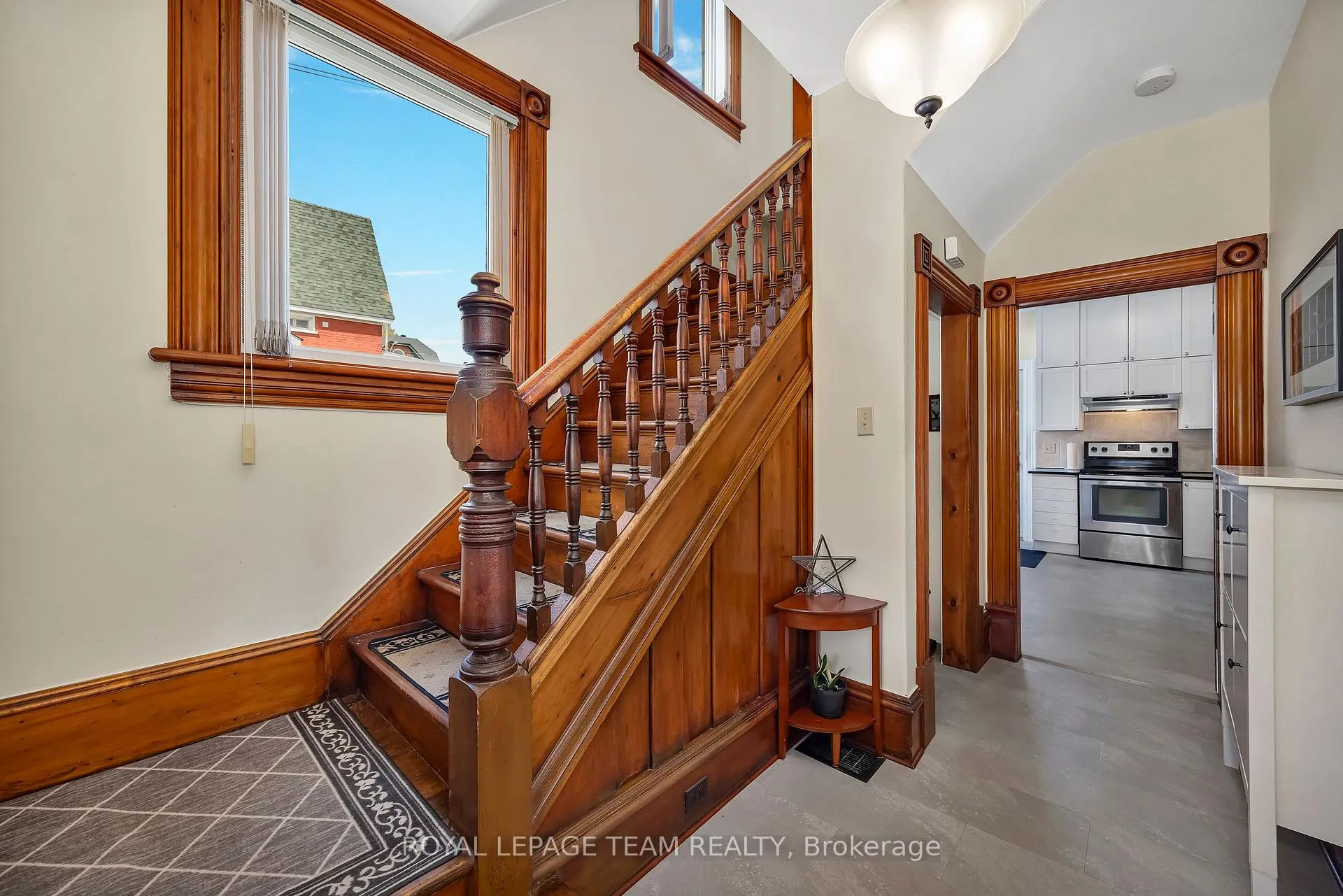 Photo 15 of 23 George Street N, Smiths Falls — HOMEH