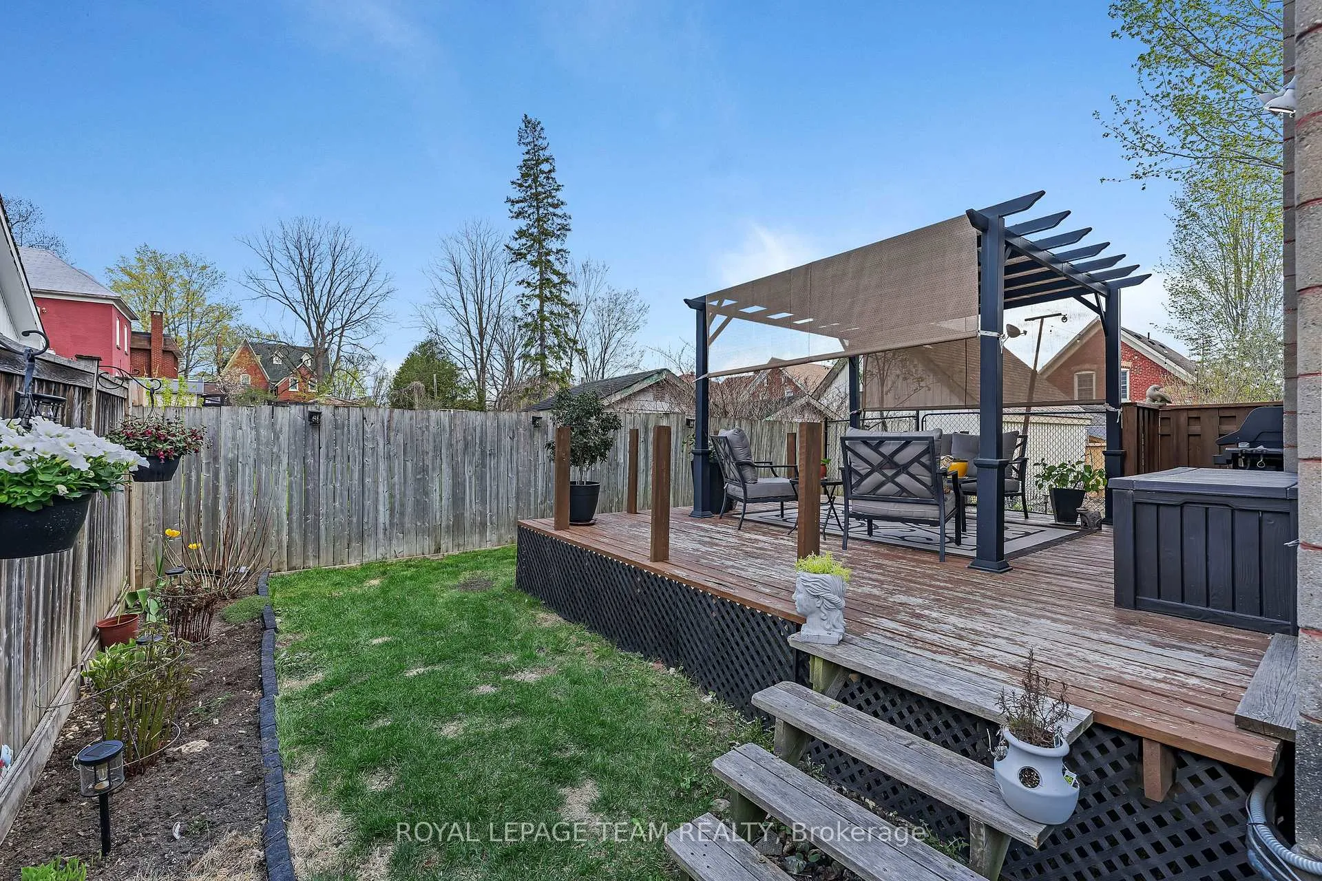 Photo 31 of 23 George Street N, Smiths Falls — HOMEH