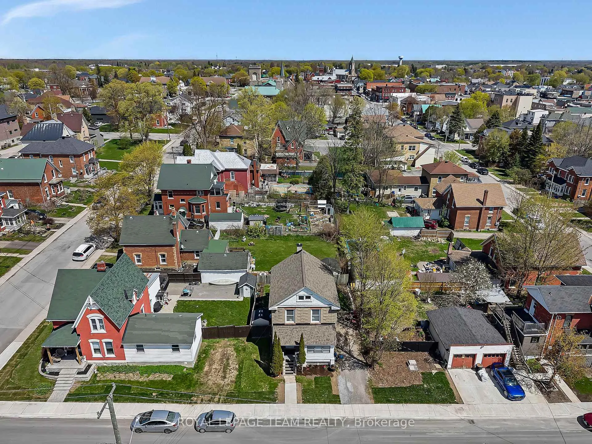 Photo 34 of 23 George Street N, Smiths Falls — HOMEH