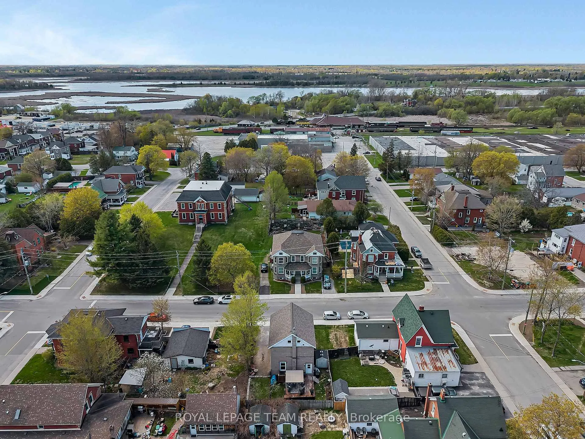 Photo 37 of 23 George Street N, Smiths Falls — HOMEH