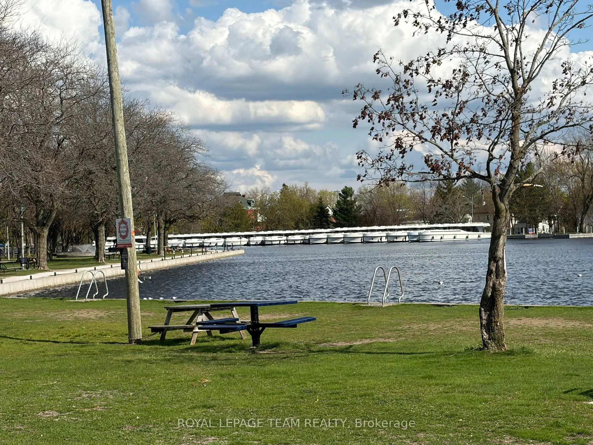 Photo 39 of 23 George Street N, Smiths Falls — HOMEH