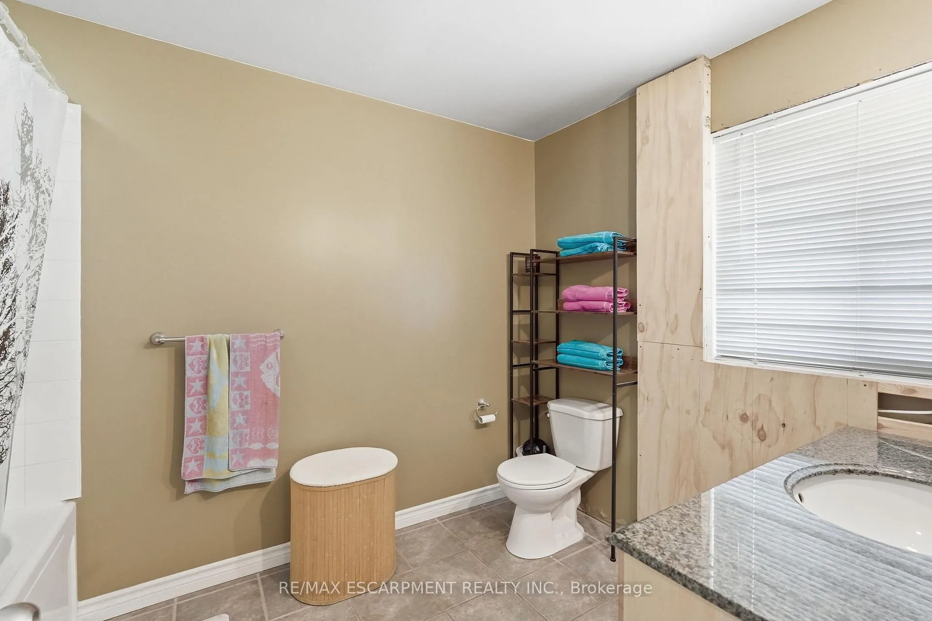 Photo 22 of 111 Erie Street, Haldimand, Nanticoke — HOMEH