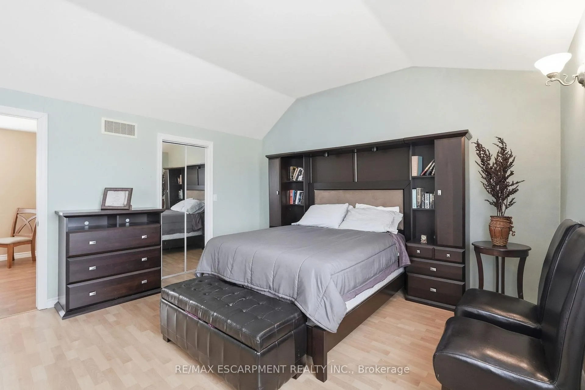 Photo 24 of 111 Erie Street, Haldimand, Nanticoke — HOMEH