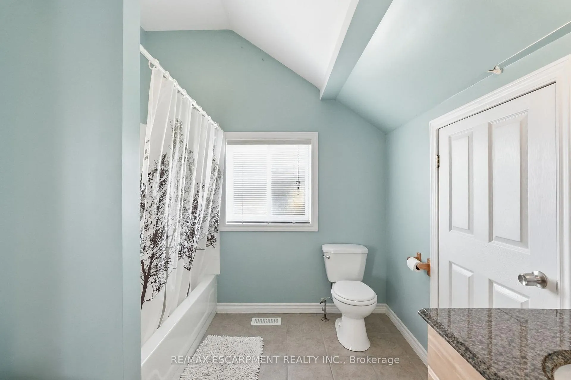 Photo 26 of 111 Erie Street, Haldimand, Nanticoke — HOMEH