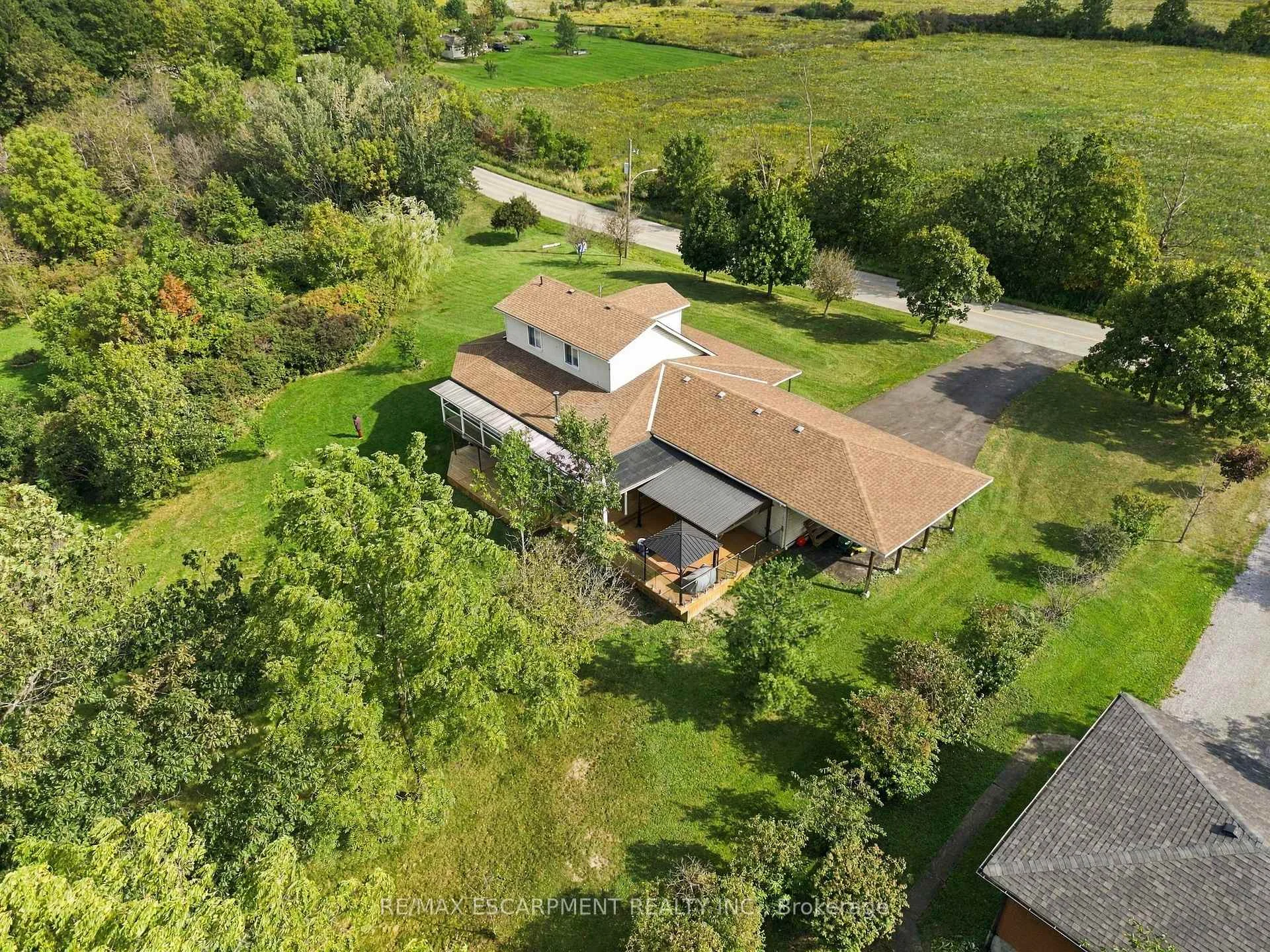 Photo 2 of 111 Erie Street, Haldimand, Nanticoke — HOMEH