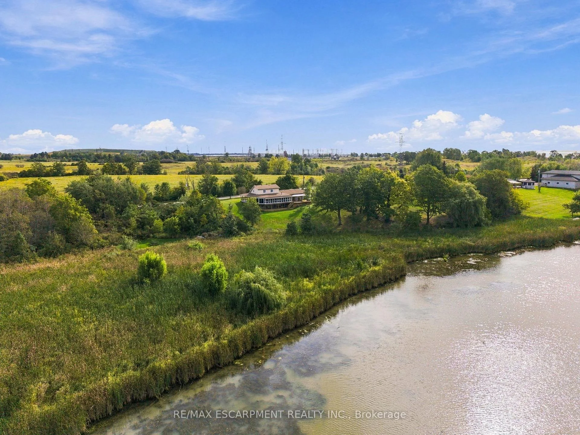 Photo 3 of 111 Erie Street, Haldimand, Nanticoke — HOMEH