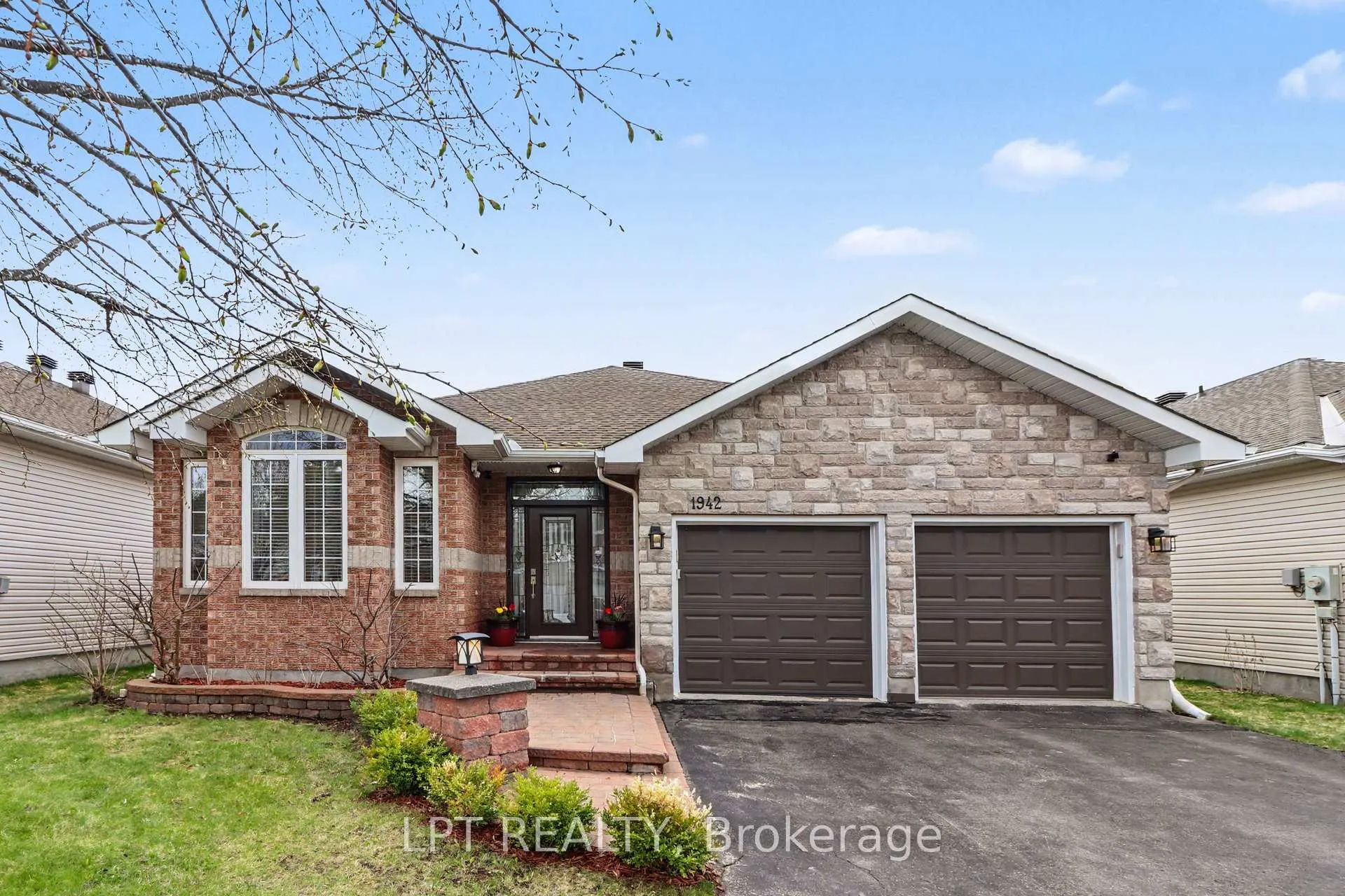 Photo 2 of 1942 Caprihani Way, Ottawa, Springridge/East Village — HOMEH