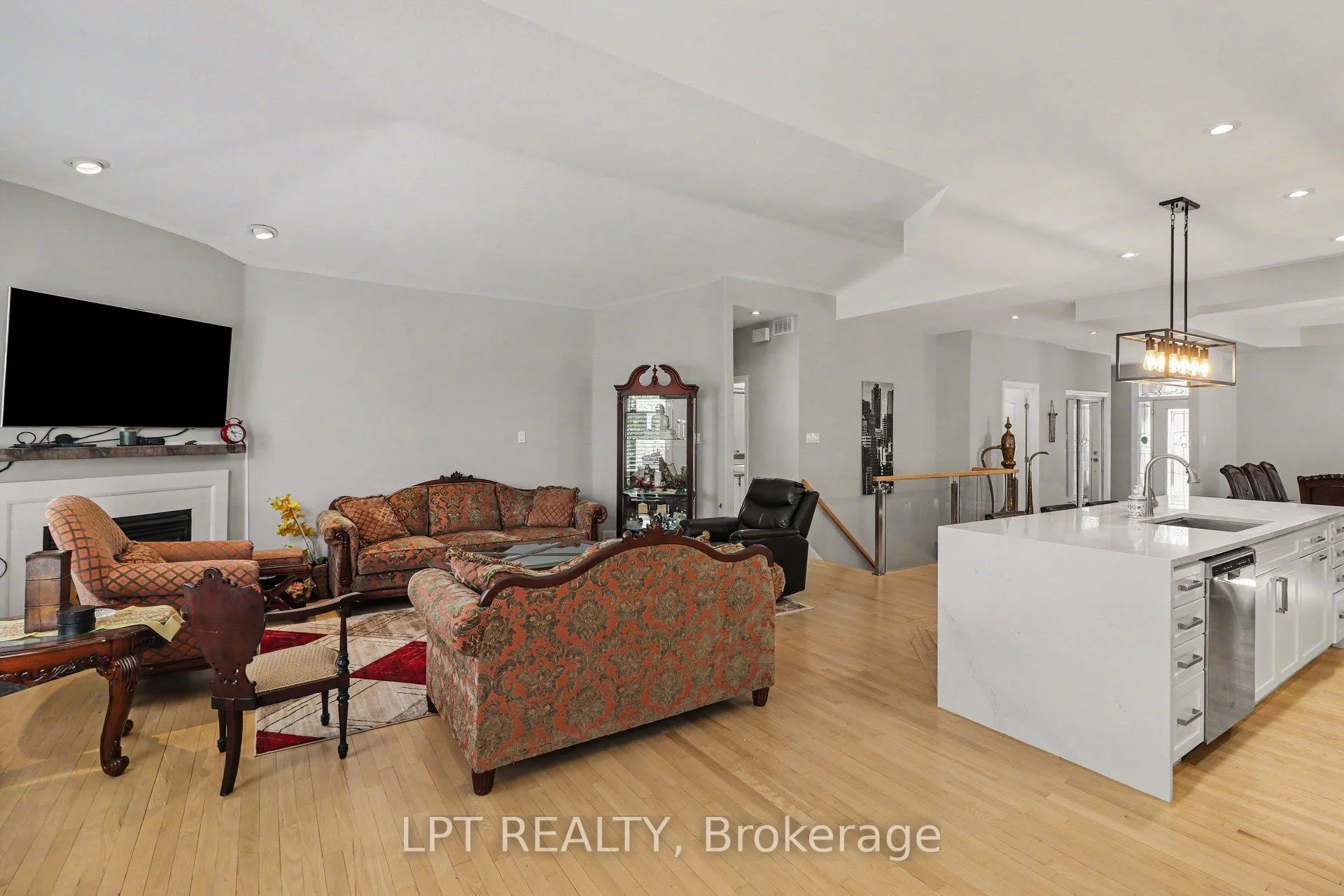 Photo 5 of 1942 Caprihani Way, Ottawa, Springridge/East Village — HOMEH