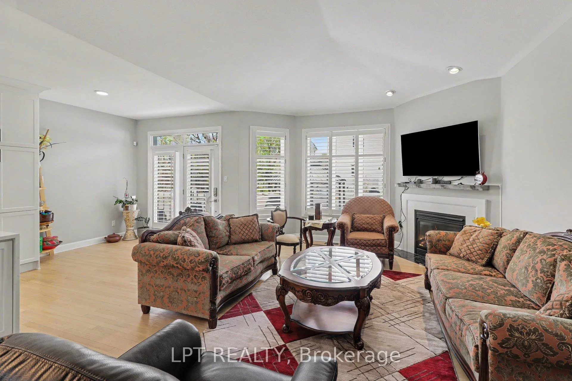 Photo 8 of 1942 Caprihani Way, Ottawa, Springridge/East Village — HOMEH