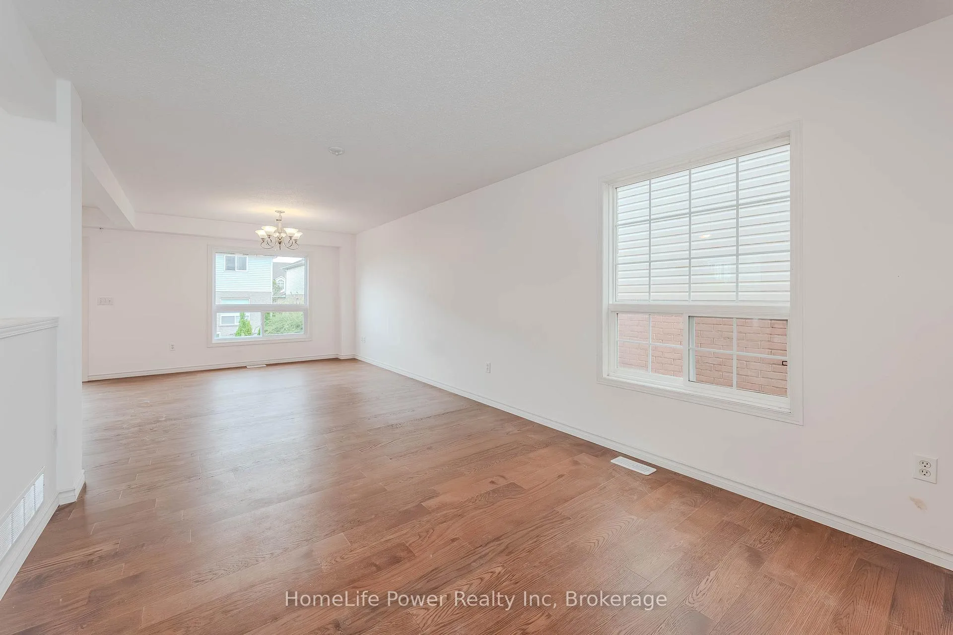 Photo 7 of 4 Darling Crescent, Guelph, Pineridge/Westminster Woods — HOMEH