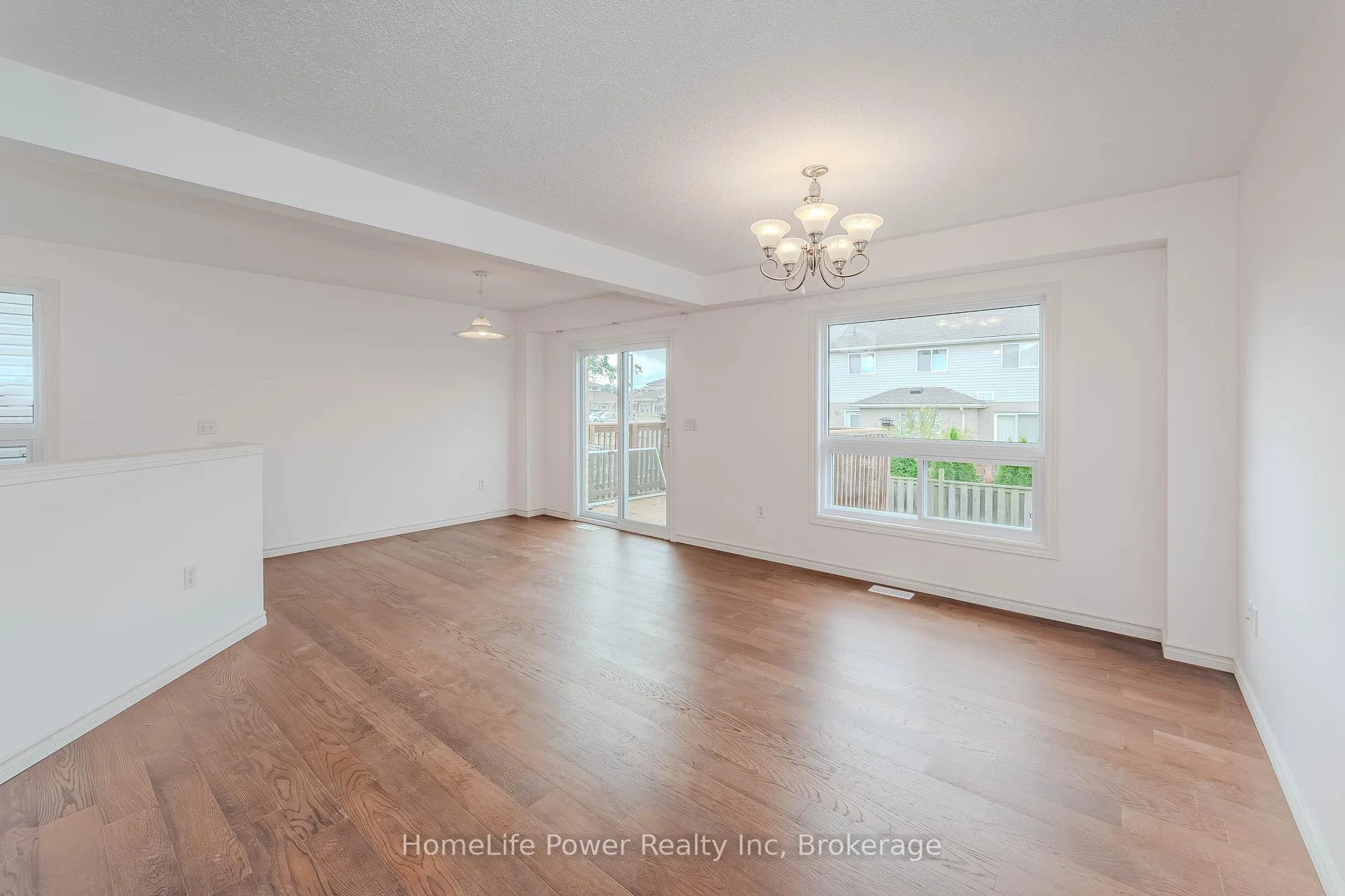Photo 8 of 4 Darling Crescent, Guelph, Pineridge/Westminster Woods — HOMEH