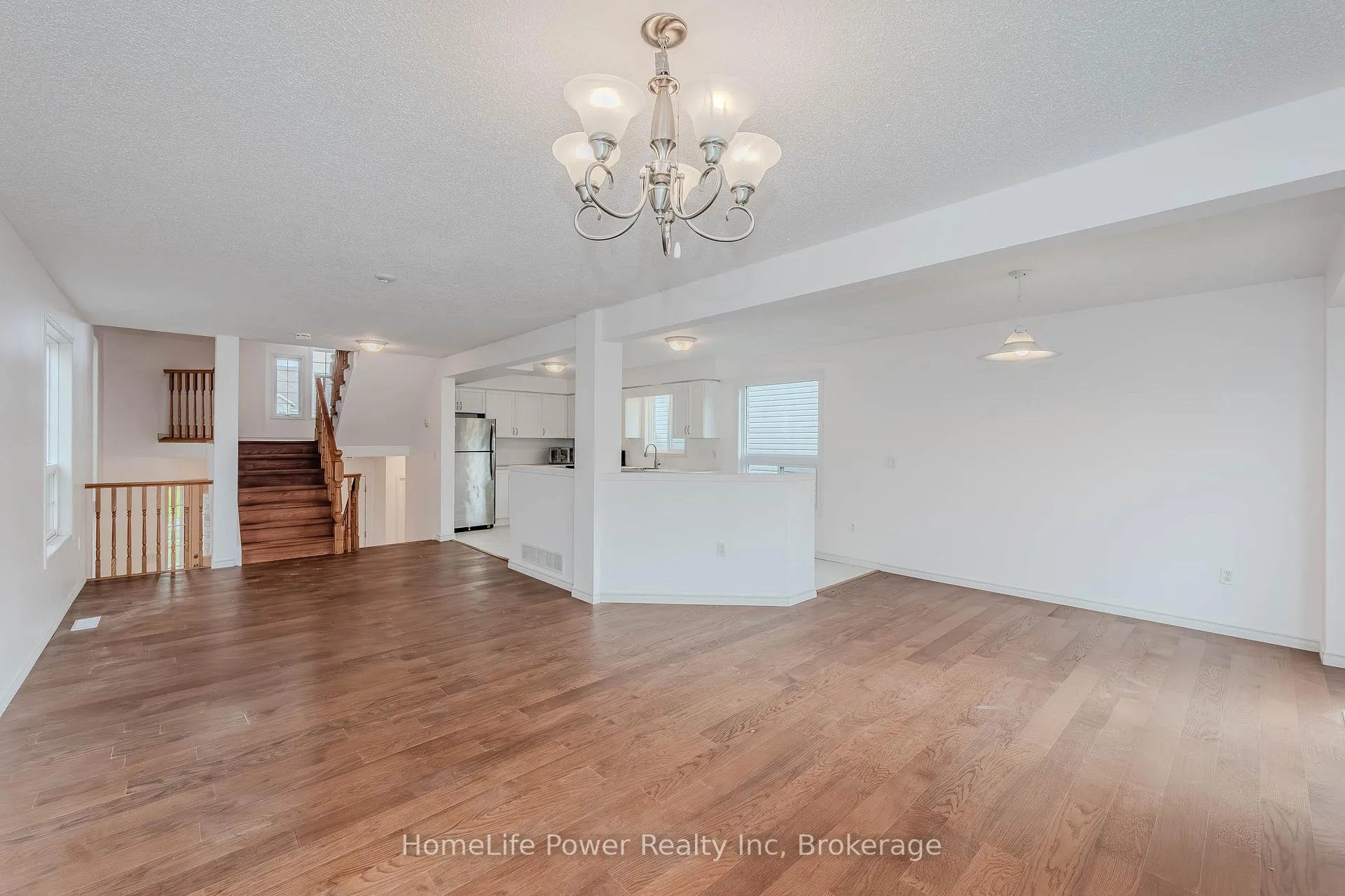 Photo 9 of 4 Darling Crescent, Guelph, Pineridge/Westminster Woods — HOMEH