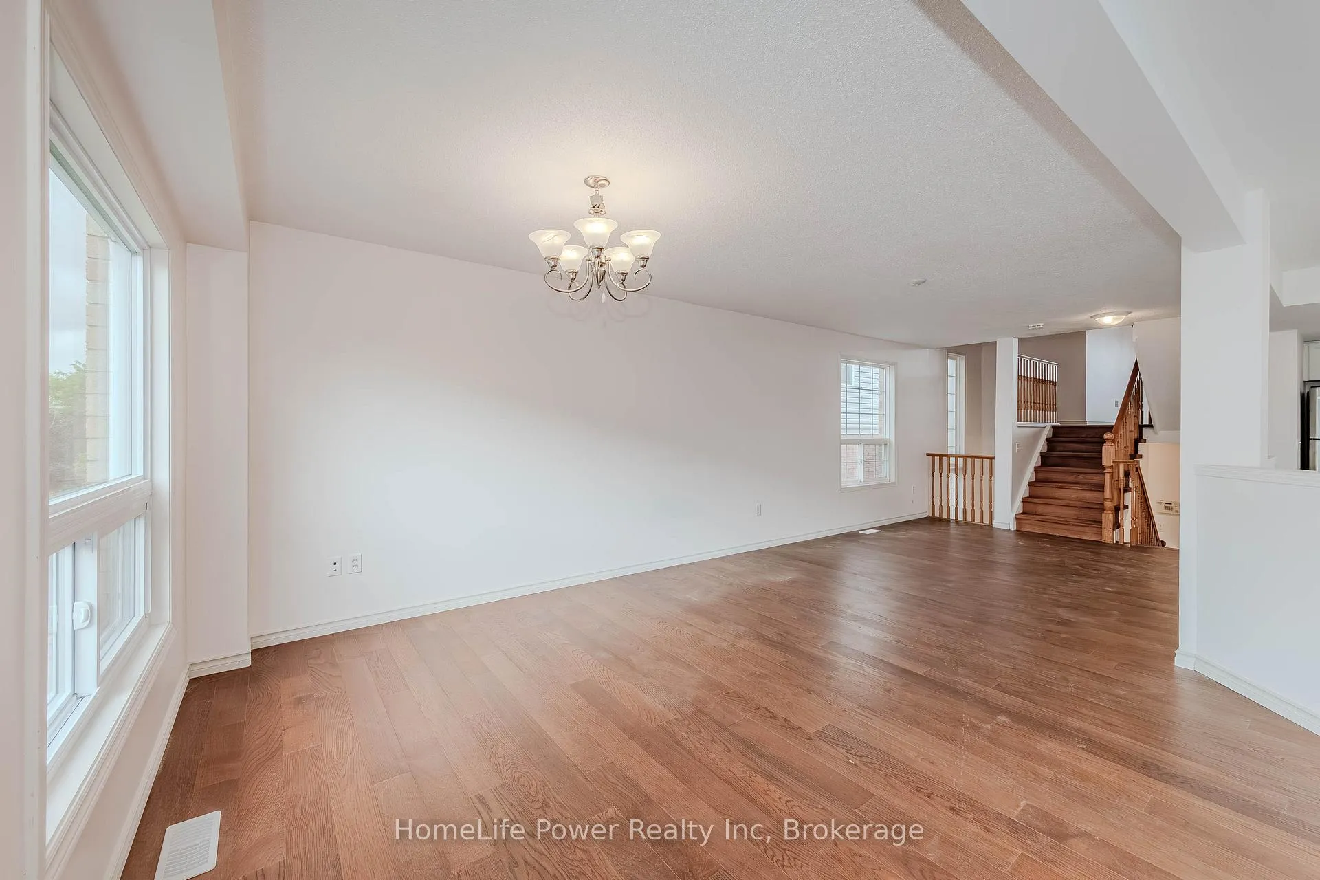 Photo 10 of 4 Darling Crescent, Guelph, Pineridge/Westminster Woods — HOMEH