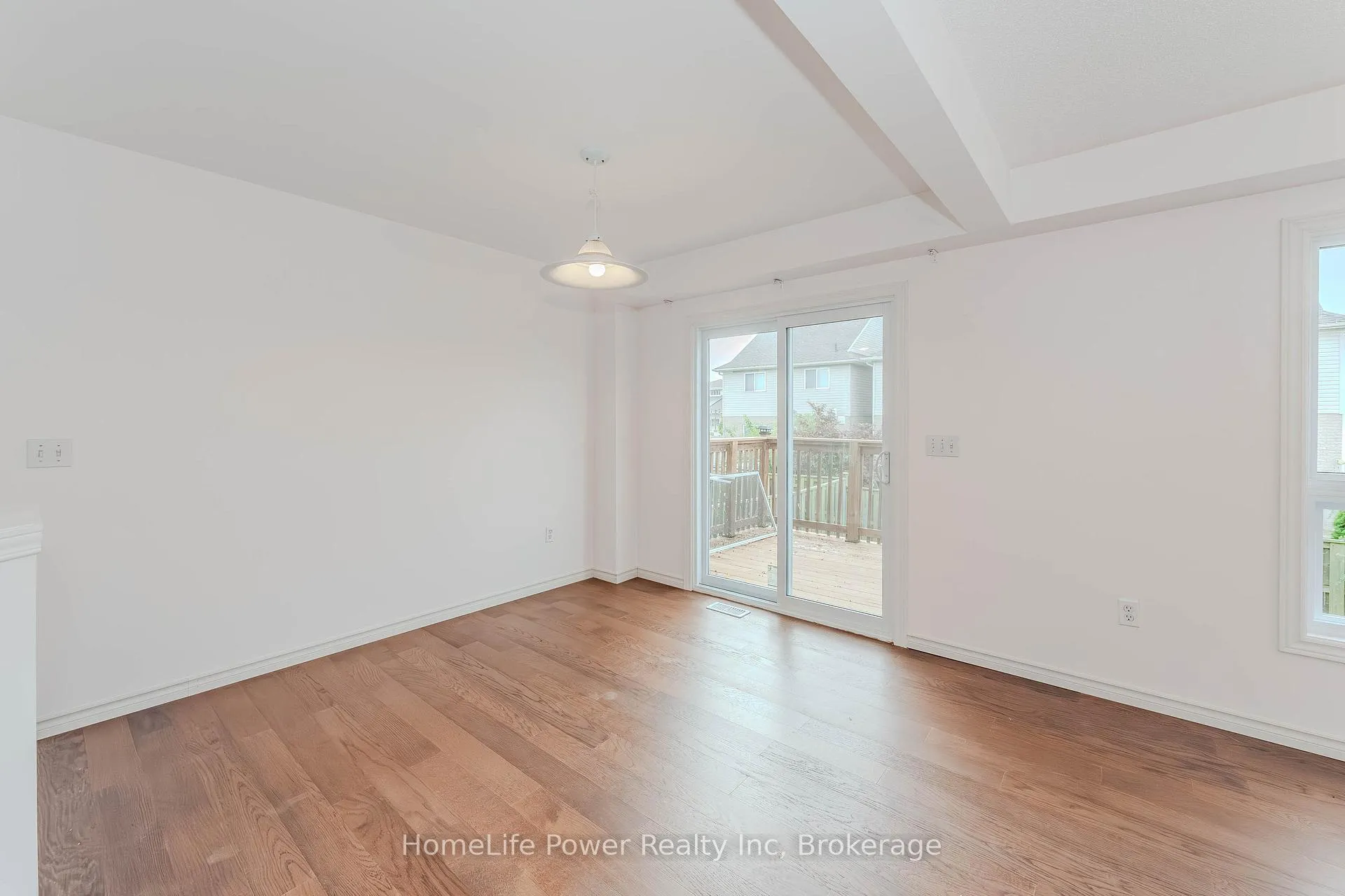 Photo 15 of 4 Darling Crescent, Guelph, Pineridge/Westminster Woods — HOMEH