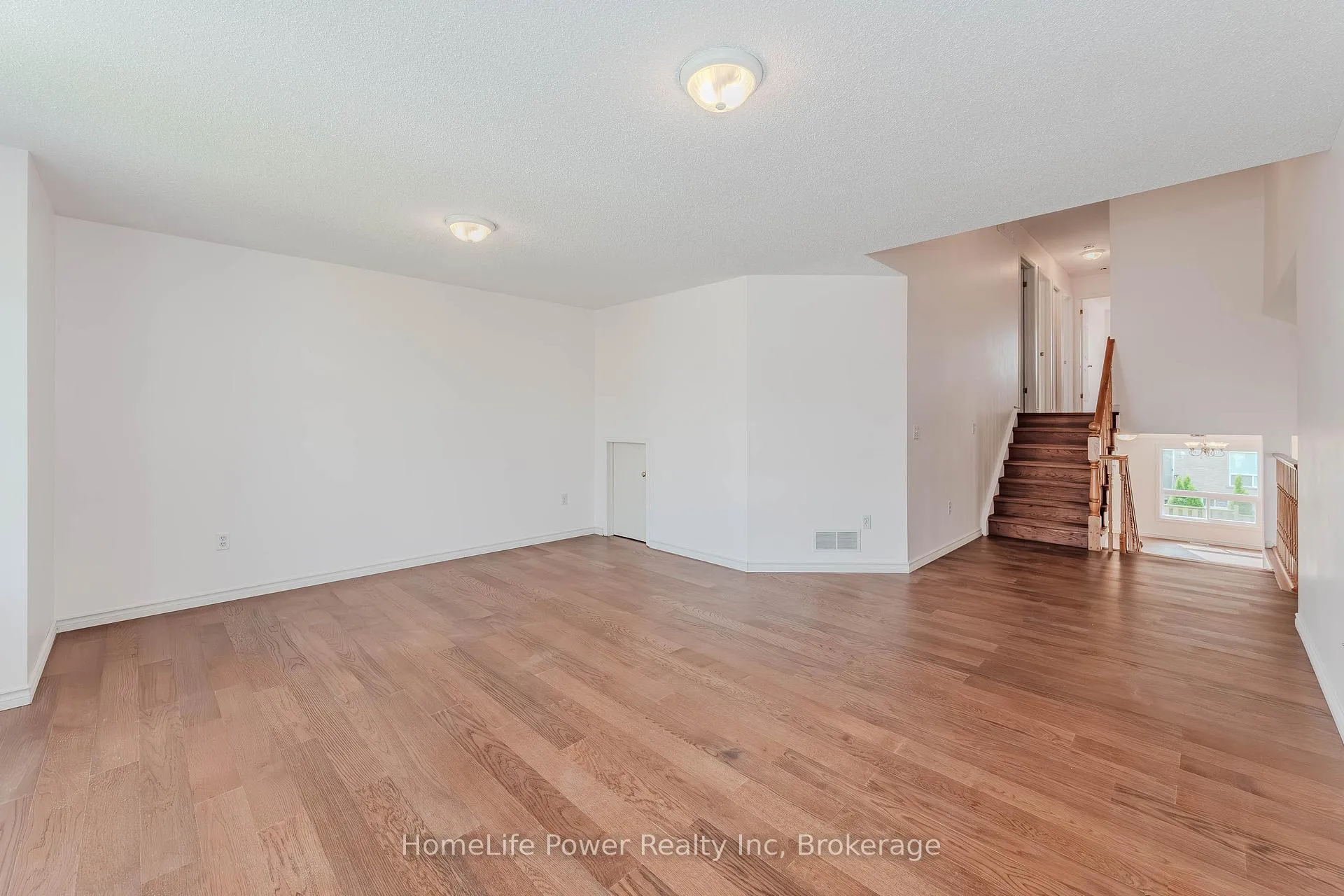 Photo 22 of 4 Darling Crescent, Guelph, Pineridge/Westminster Woods — HOMEH
