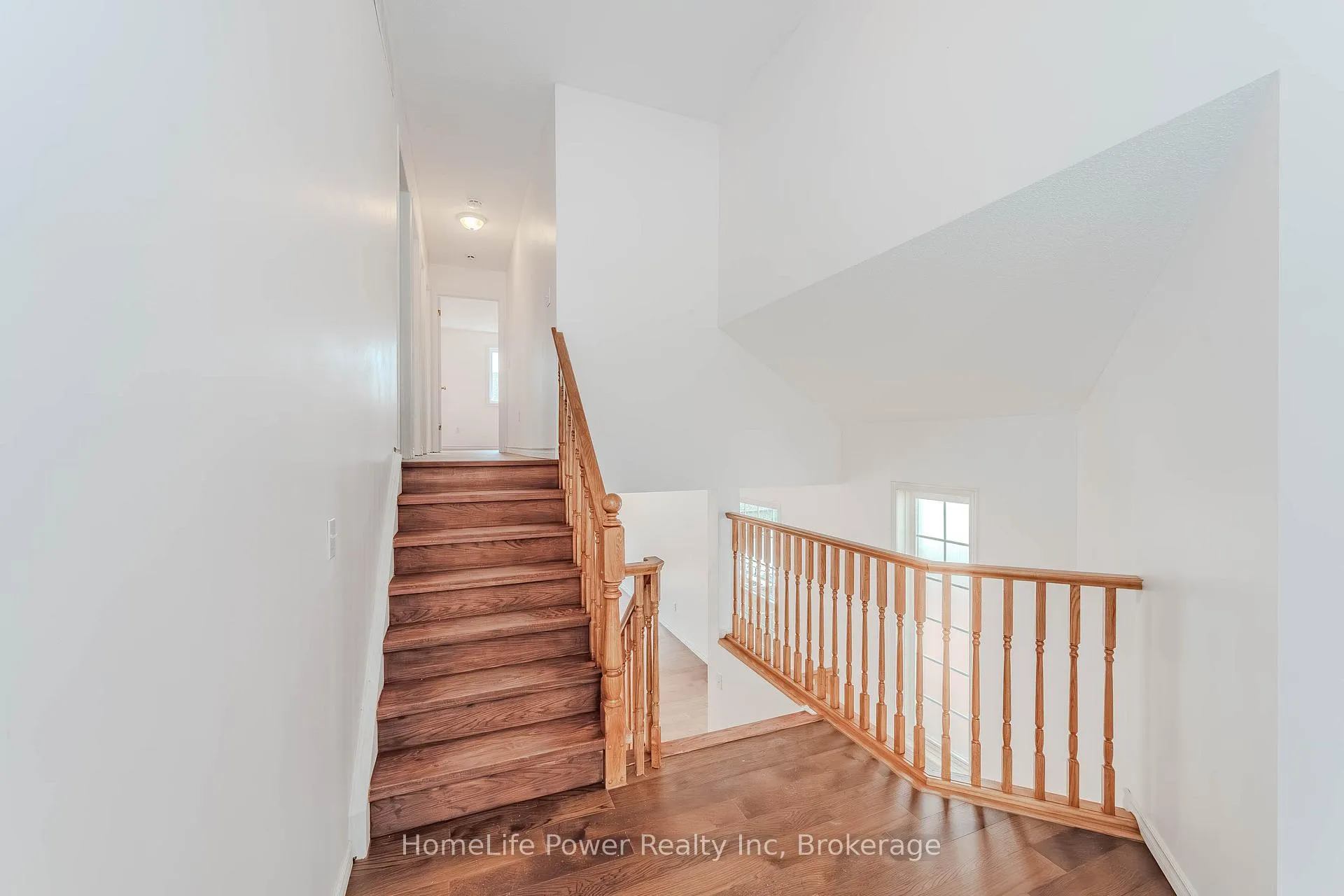 Photo 23 of 4 Darling Crescent, Guelph, Pineridge/Westminster Woods — HOMEH