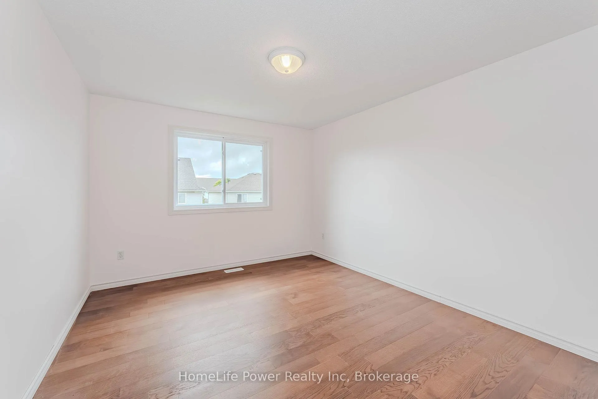 Photo 24 of 4 Darling Crescent, Guelph, Pineridge/Westminster Woods — HOMEH