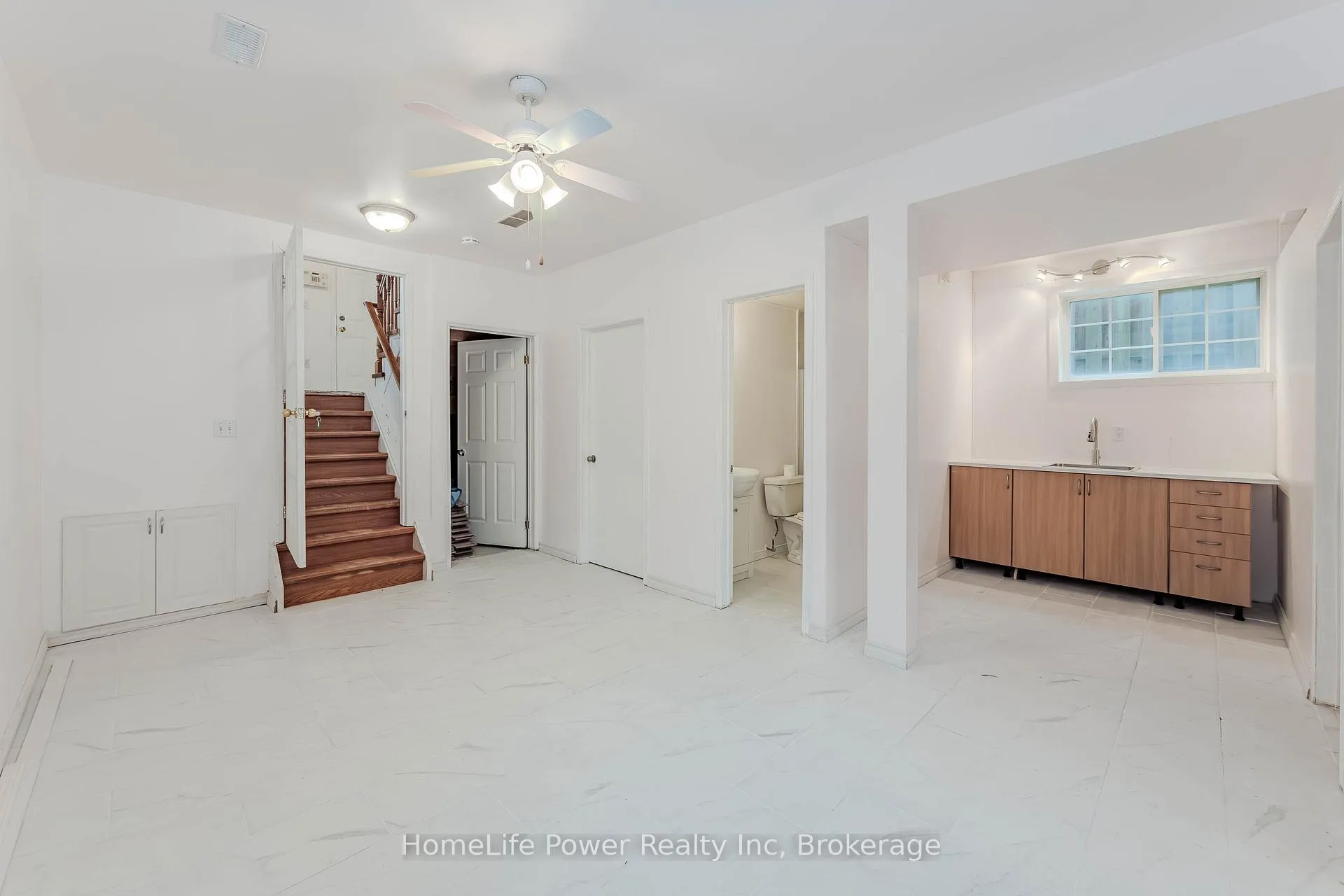 Photo 36 of 4 Darling Crescent, Guelph, Pineridge/Westminster Woods — HOMEH