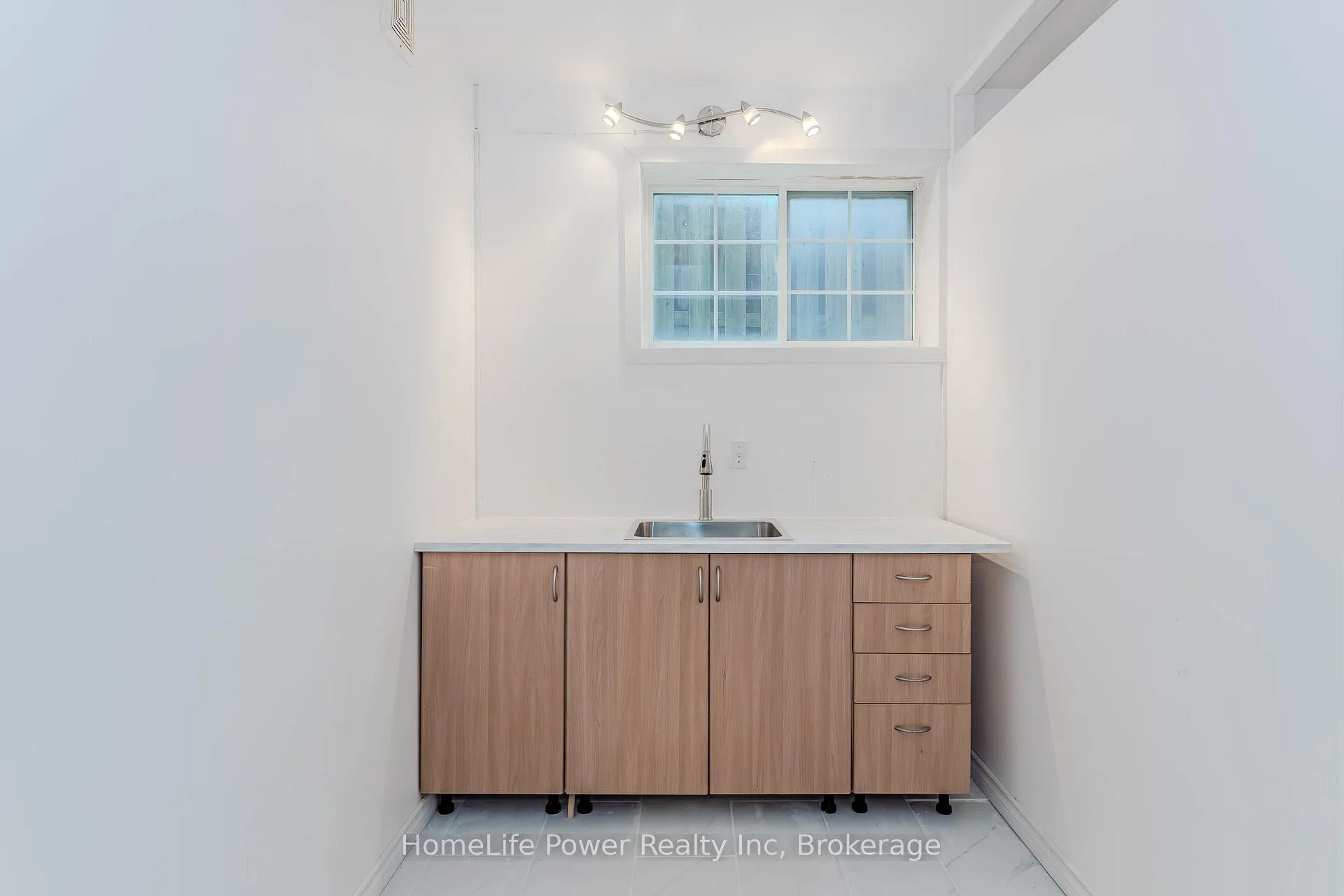 Photo 37 of 4 Darling Crescent, Guelph, Pineridge/Westminster Woods — HOMEH