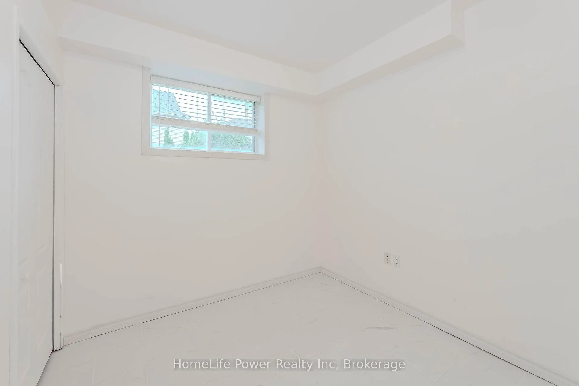 Photo 40 of 4 Darling Crescent, Guelph, Pineridge/Westminster Woods — HOMEH