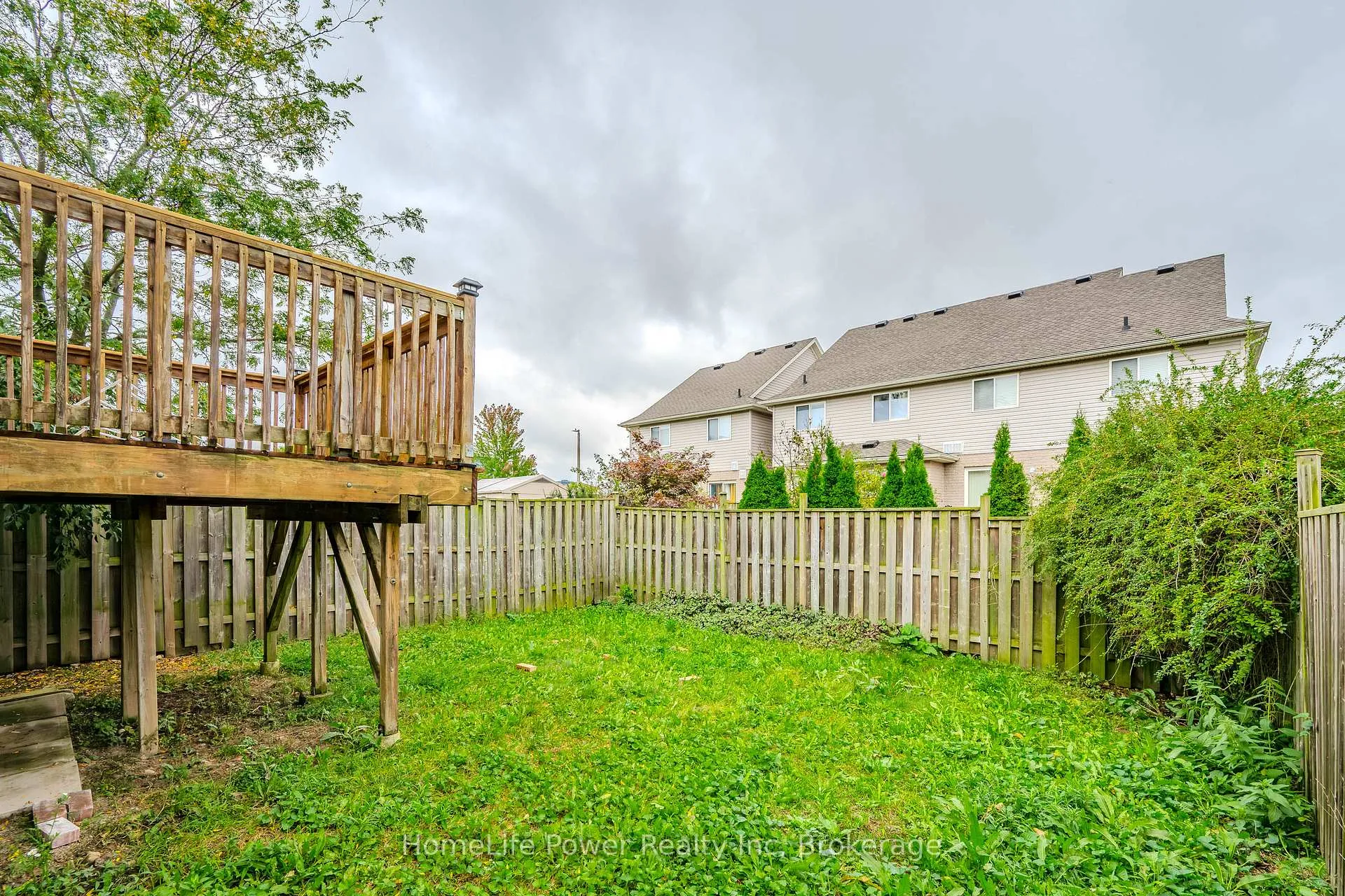 Photo 45 of 4 Darling Crescent, Guelph, Pineridge/Westminster Woods — HOMEH