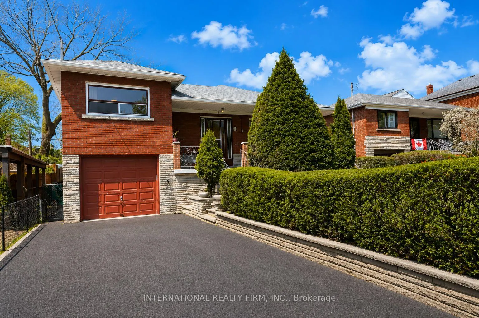 Photo 3 of 24 Morgan Avenue, Etobicoke, Stonegate-Queensway — HOMEH