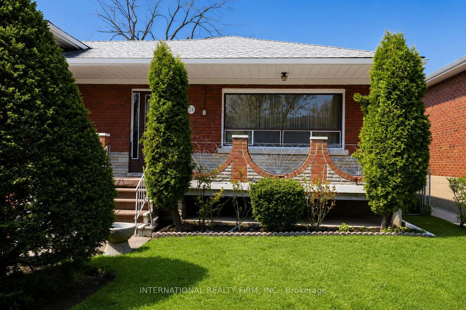 Photo 4 of 24 Morgan Avenue, Etobicoke, Stonegate-Queensway — HOMEH