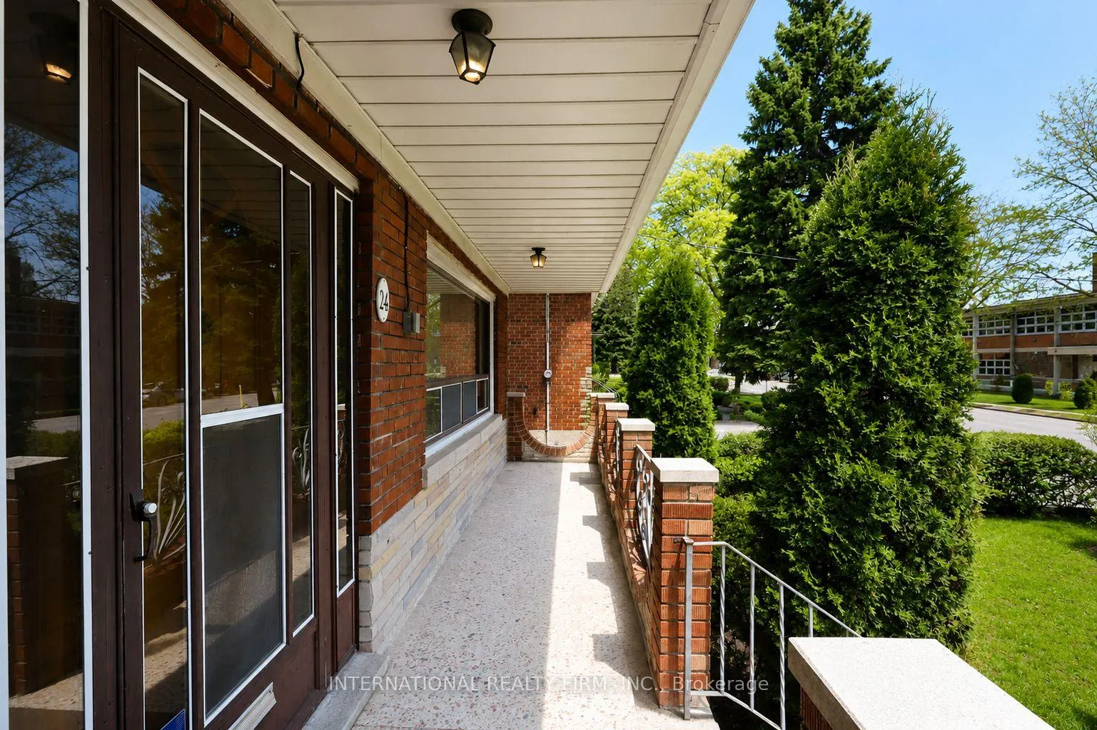 Photo 5 of 24 Morgan Avenue, Etobicoke, Stonegate-Queensway — HOMEH
