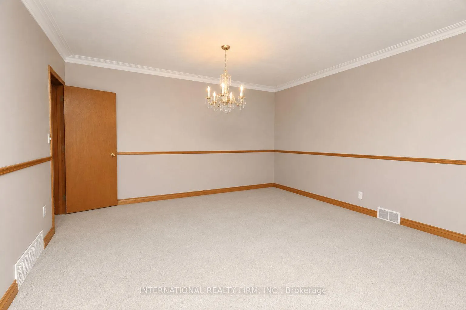 Photo 8 of 24 Morgan Avenue, Etobicoke, Stonegate-Queensway — HOMEH