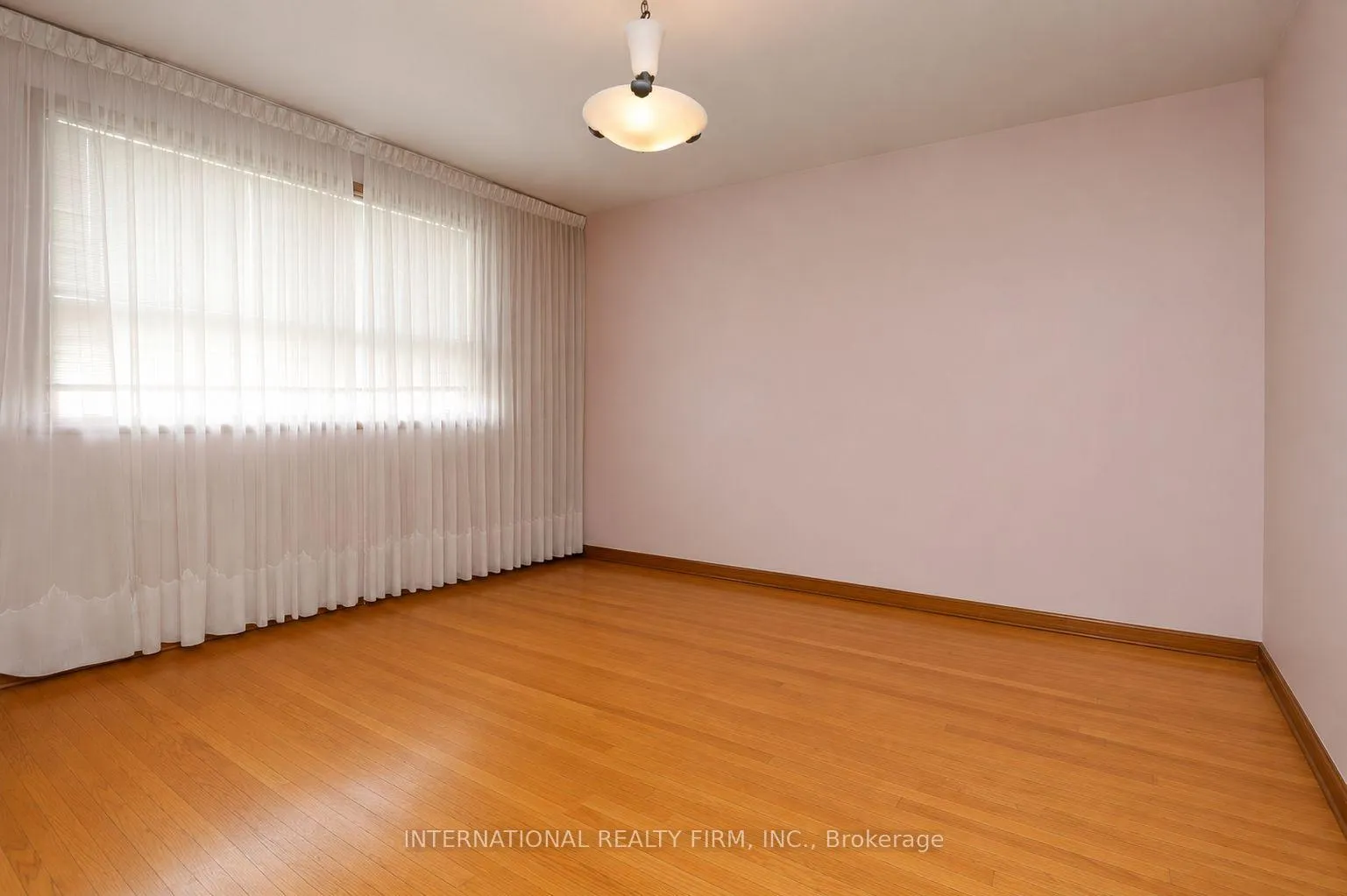 Photo 18 of 24 Morgan Avenue, Etobicoke, Stonegate-Queensway — HOMEH