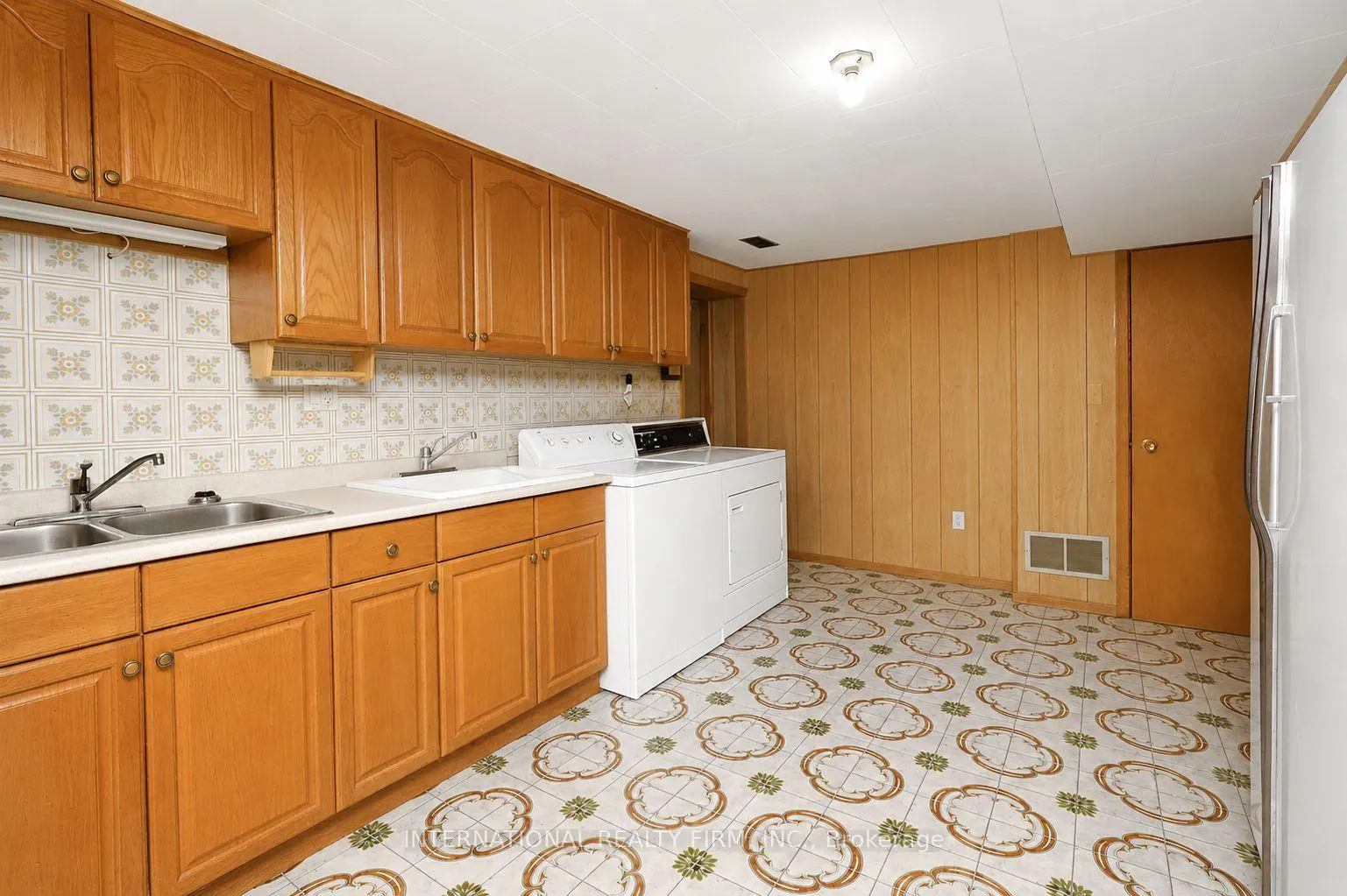 Photo 30 of 24 Morgan Avenue, Etobicoke, Stonegate-Queensway — HOMEH