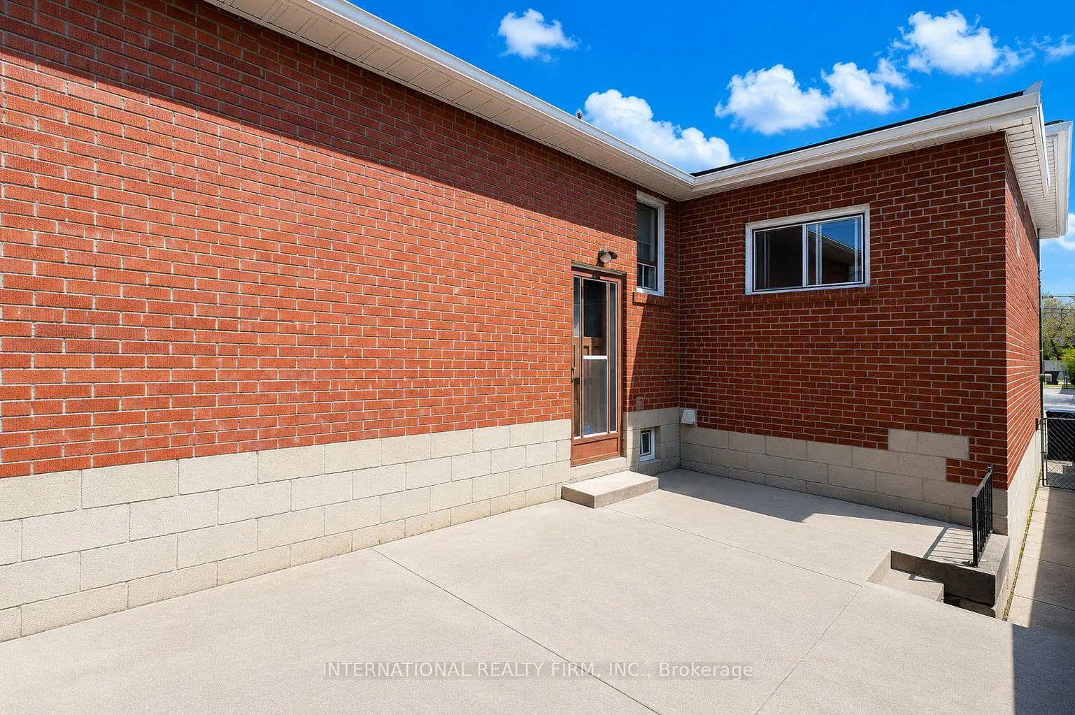 Photo 35 of 24 Morgan Avenue, Etobicoke, Stonegate-Queensway — HOMEH