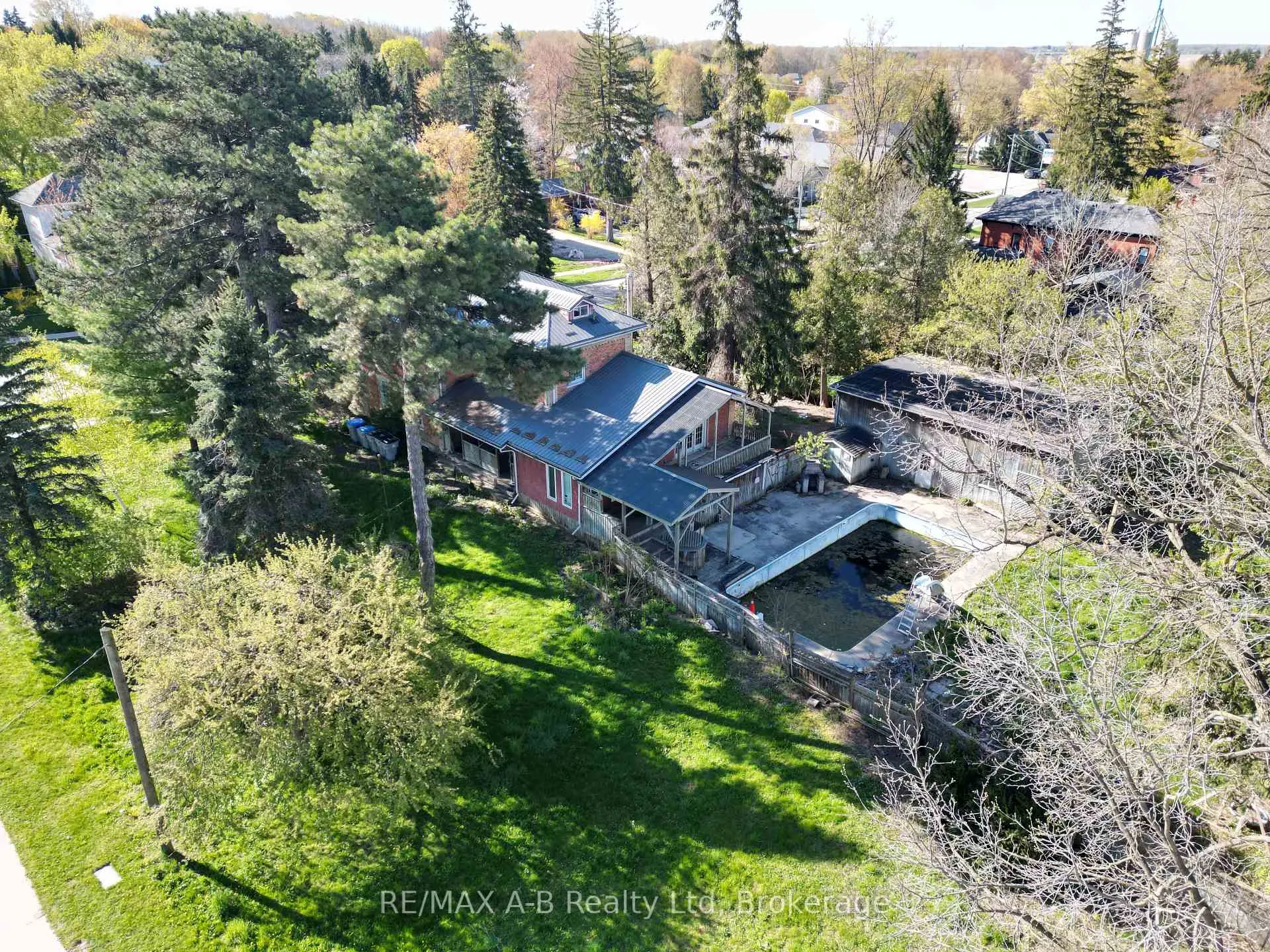 Photo 5 of 46 Main Street S, Perth East, Milverton — HOMEH