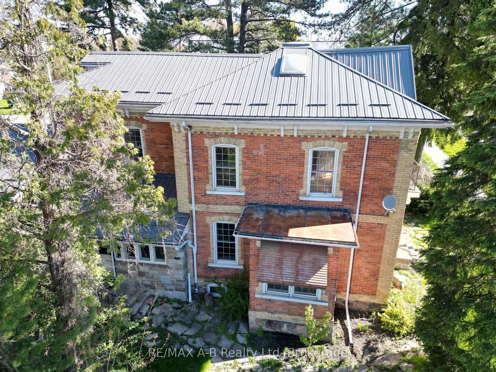 Photo 10 of 46 Main Street S, Perth East, Milverton — HOMEH