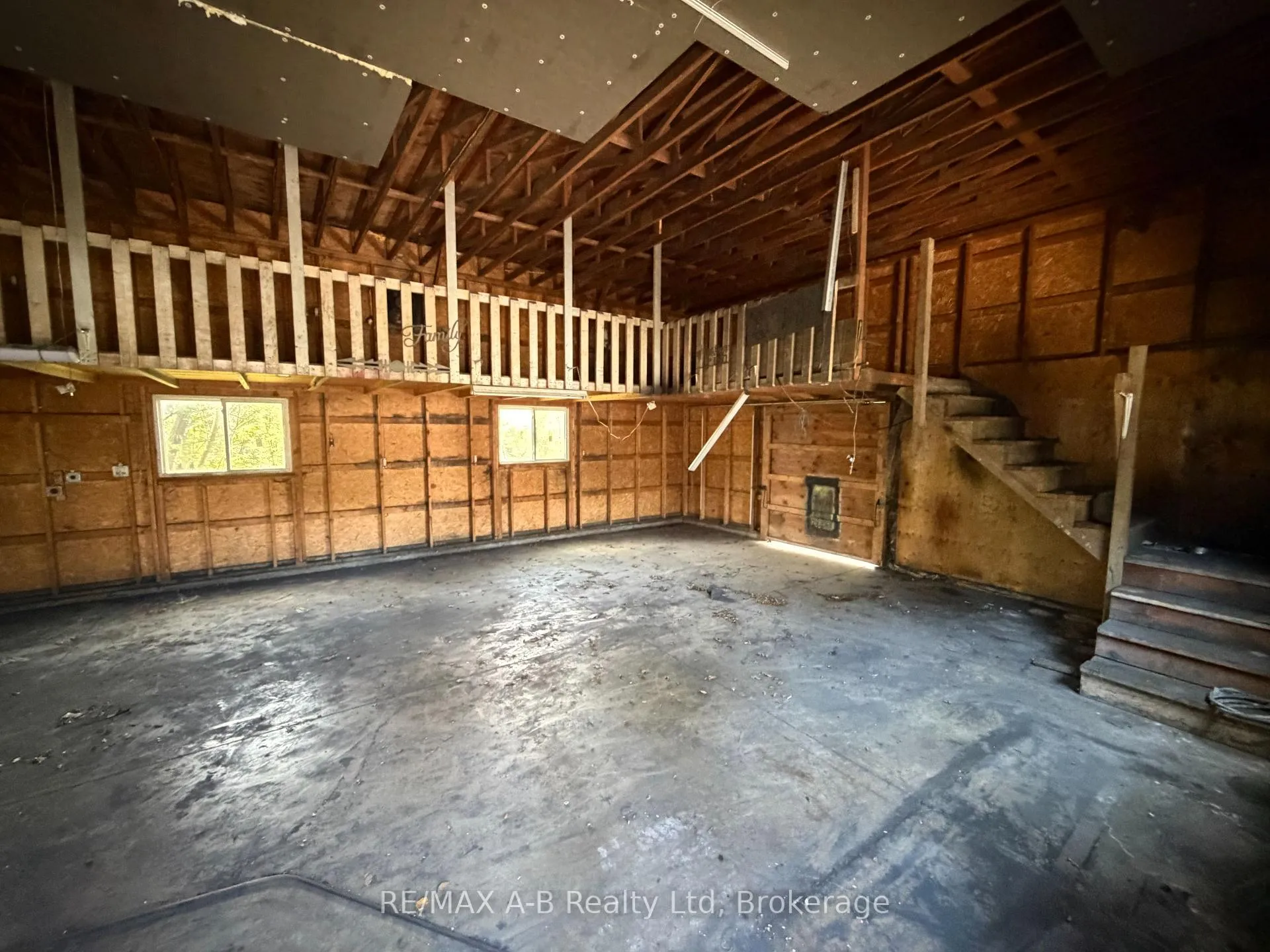 Photo 17 of 46 Main Street S, Perth East, Milverton — HOMEH
