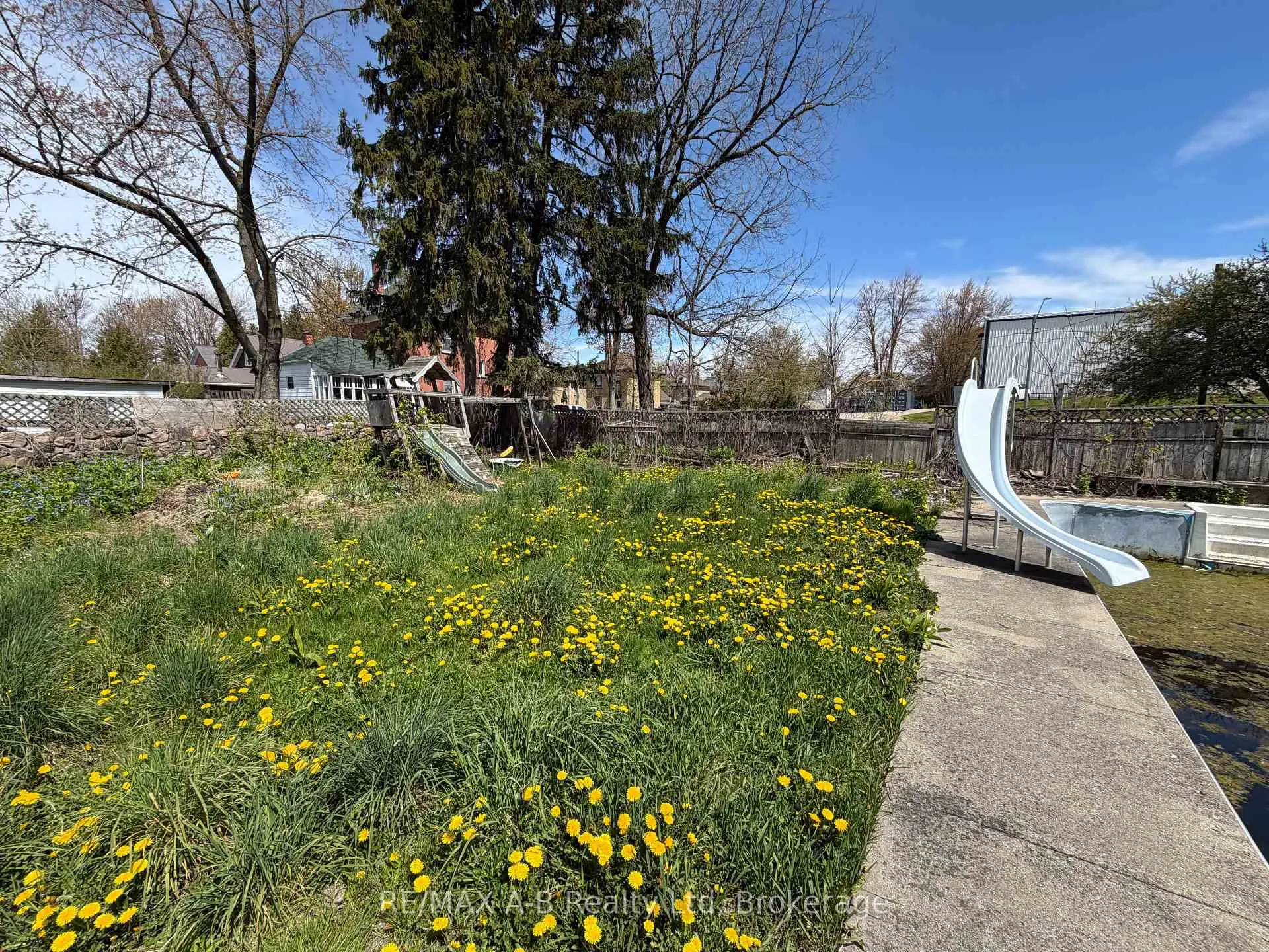 Photo 18 of 46 Main Street S, Perth East, Milverton — HOMEH
