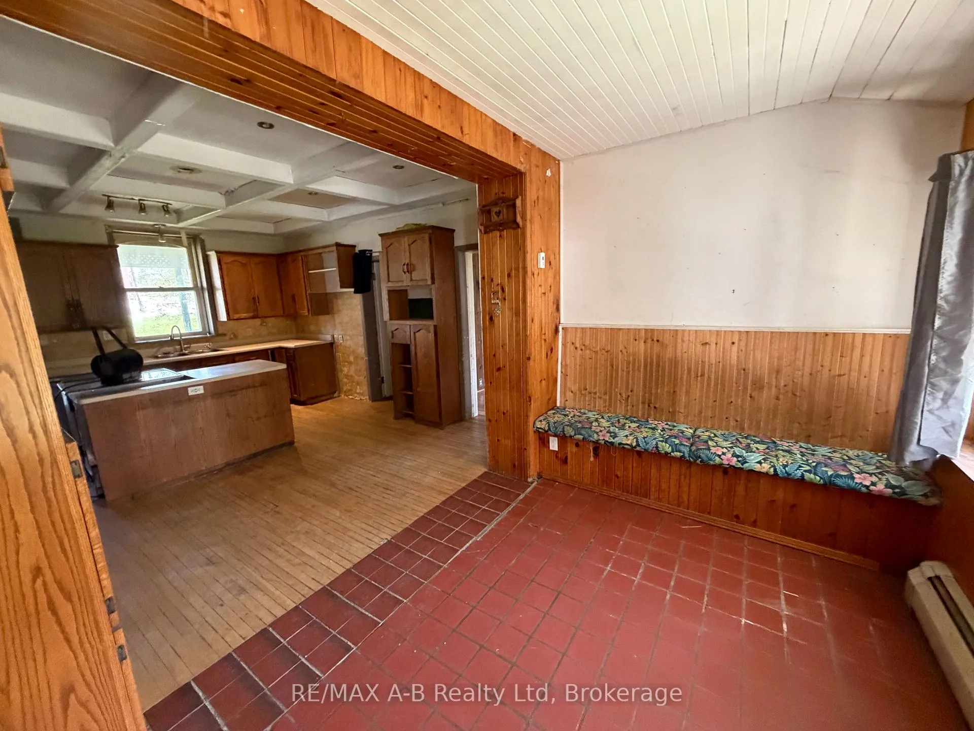 Photo 24 of 46 Main Street S, Perth East, Milverton — HOMEH