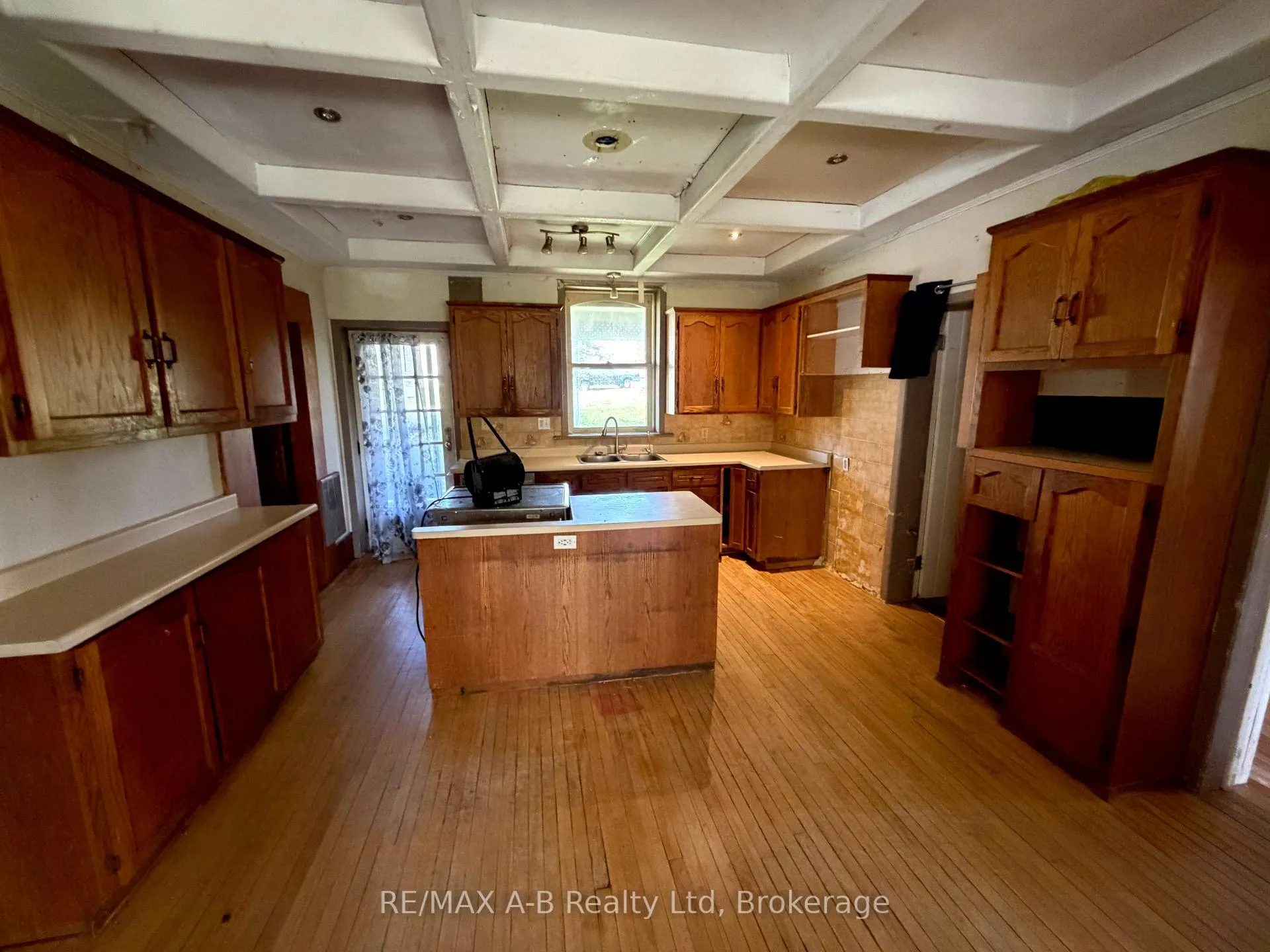 Photo 25 of 46 Main Street S, Perth East, Milverton — HOMEH