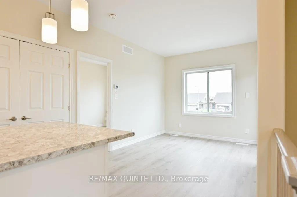 Photo 5 of Unit B, 74 Riverstone Way, Belleville, Thurlow Ward — HOMEH